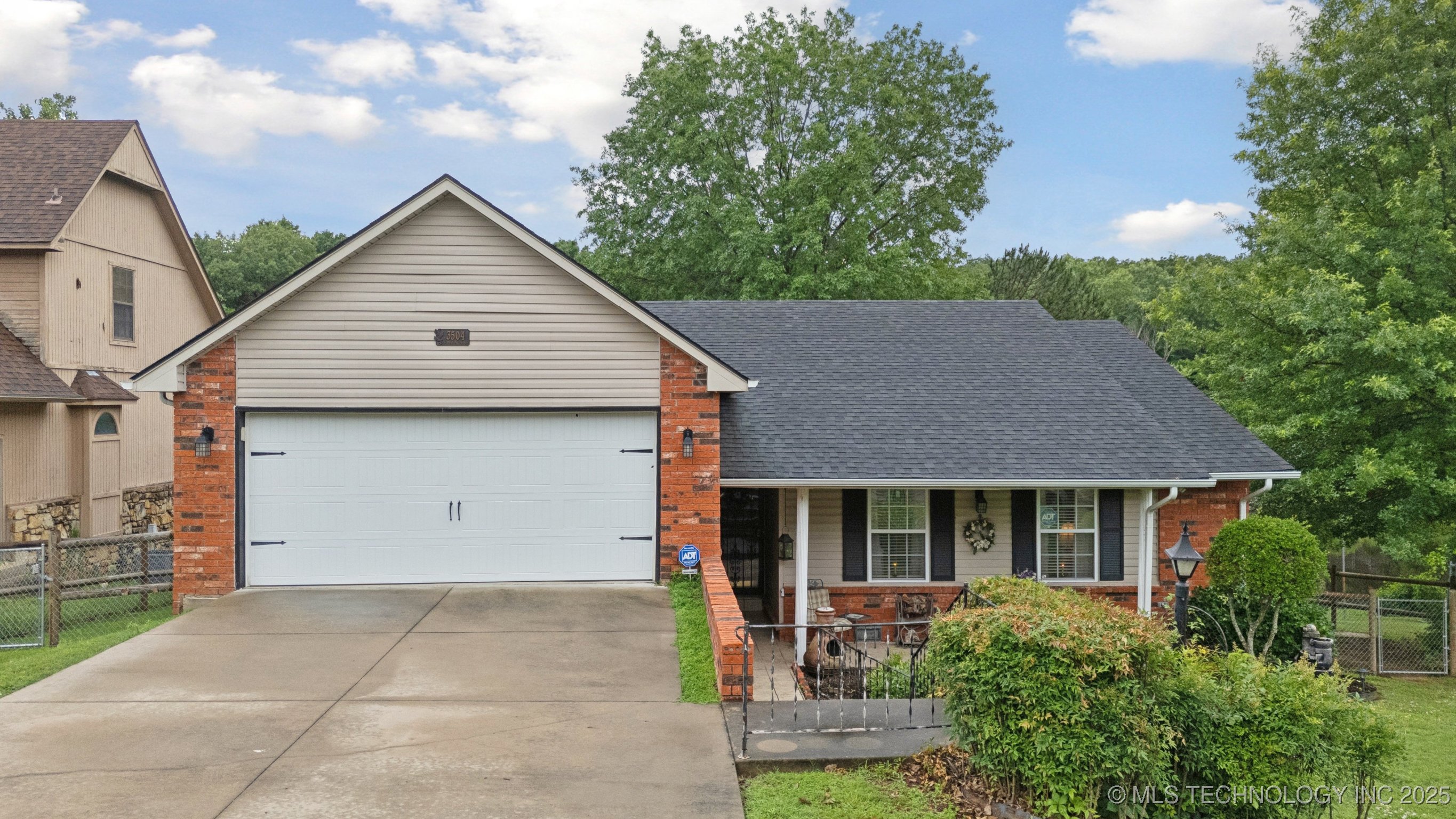 3504 S Rolling Oaks Drive Property Photo 1