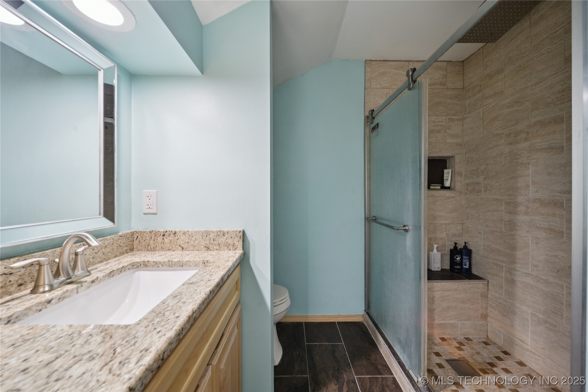 6316 S Ash Avenue Property Photo 4