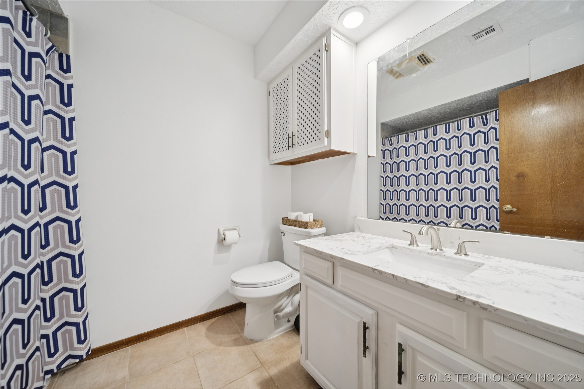 6316 S Ash Avenue Property Photo 8