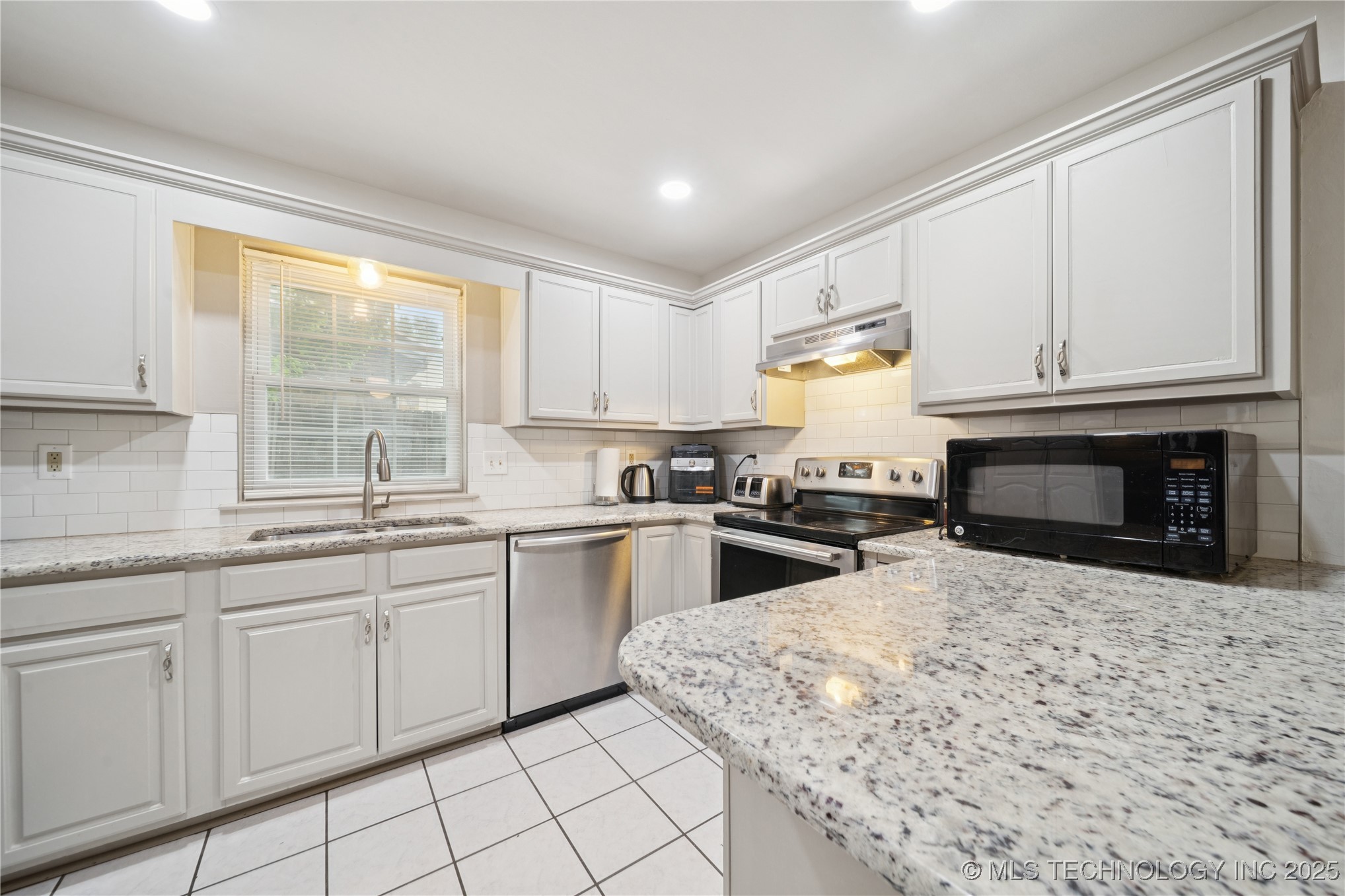 6316 S Ash Avenue Property Photo 19