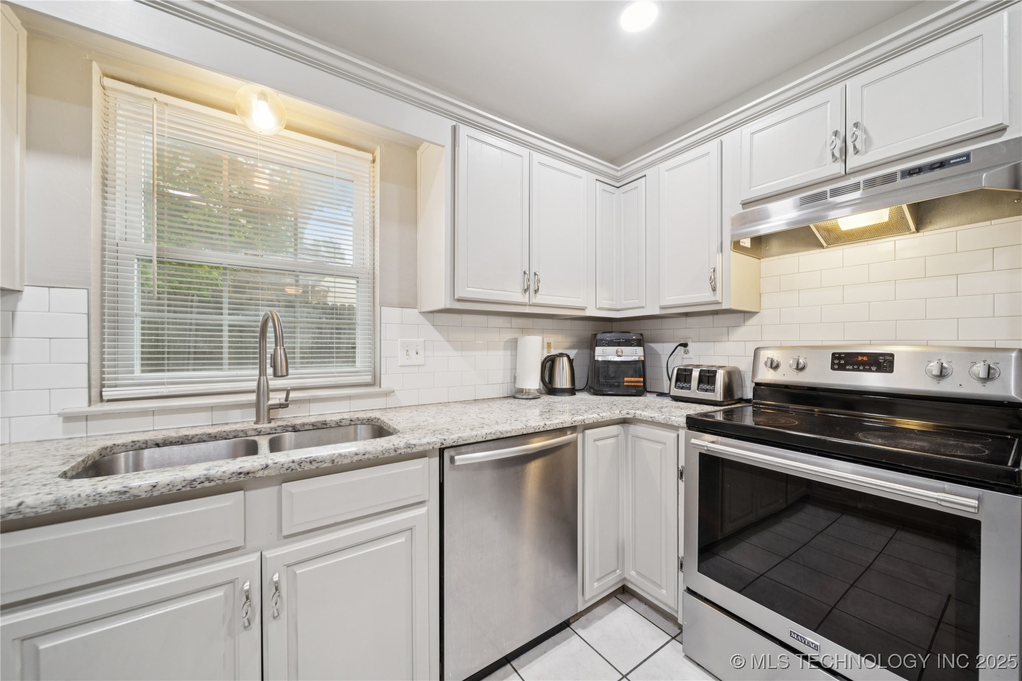 6316 S Ash Avenue Property Photo 20