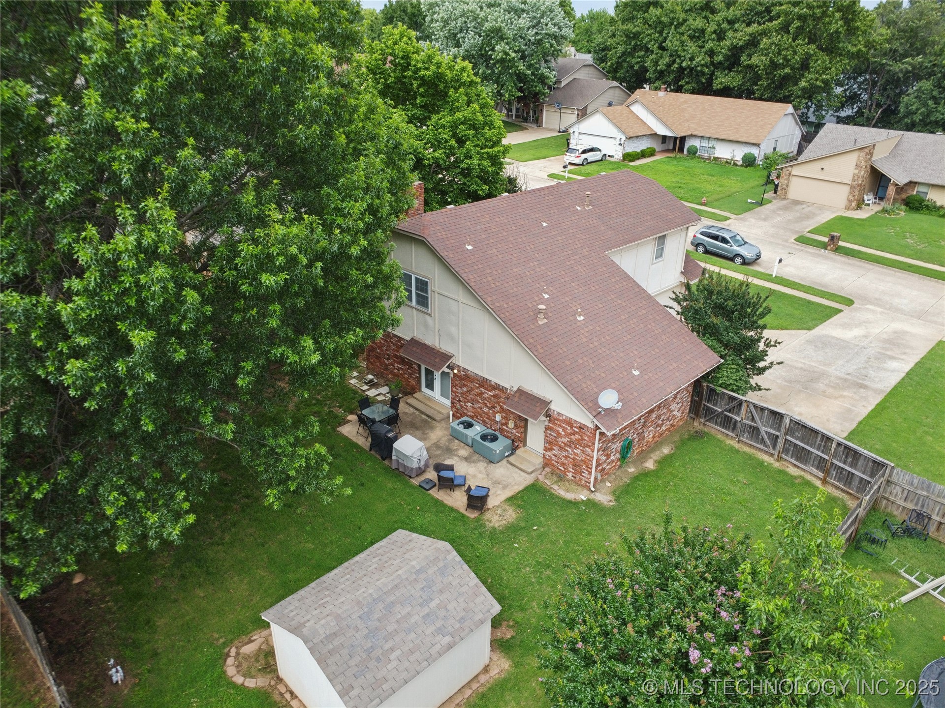 6316 S Ash Avenue Property Photo 32