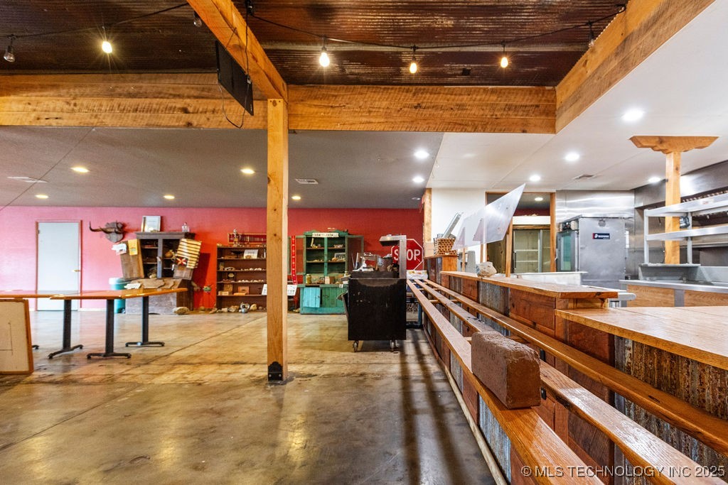 105 N Main Property Photo 7