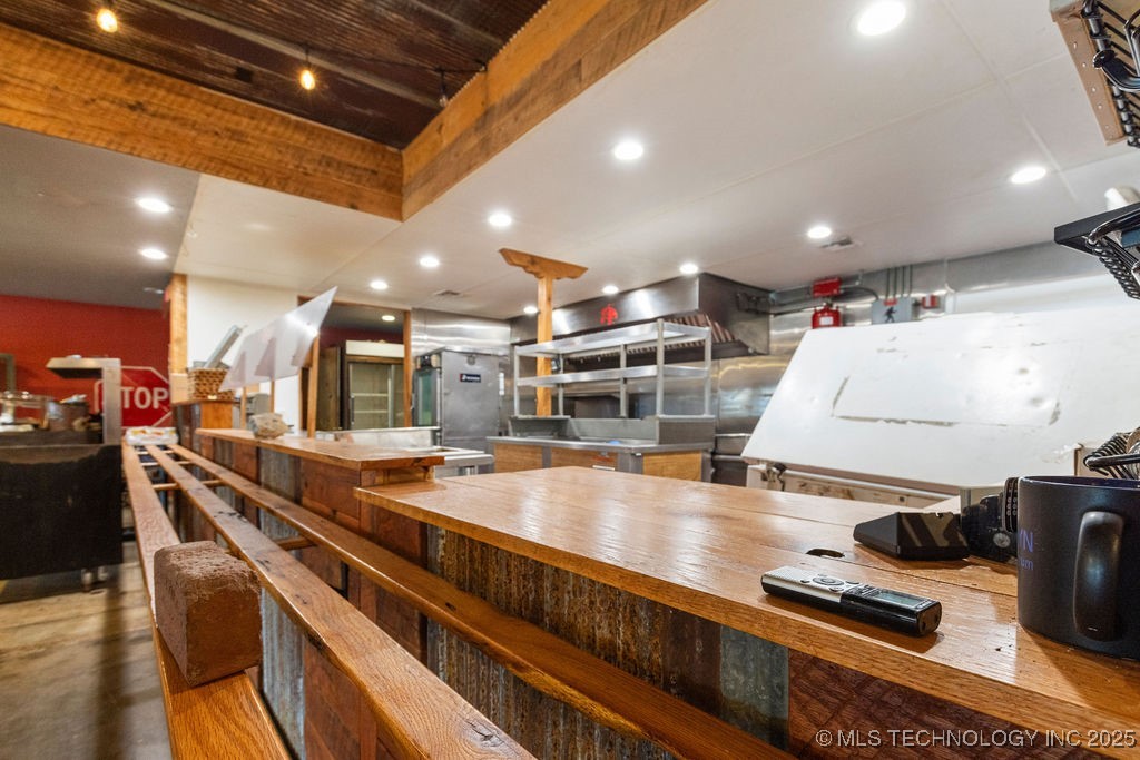 105 N Main Property Photo 12