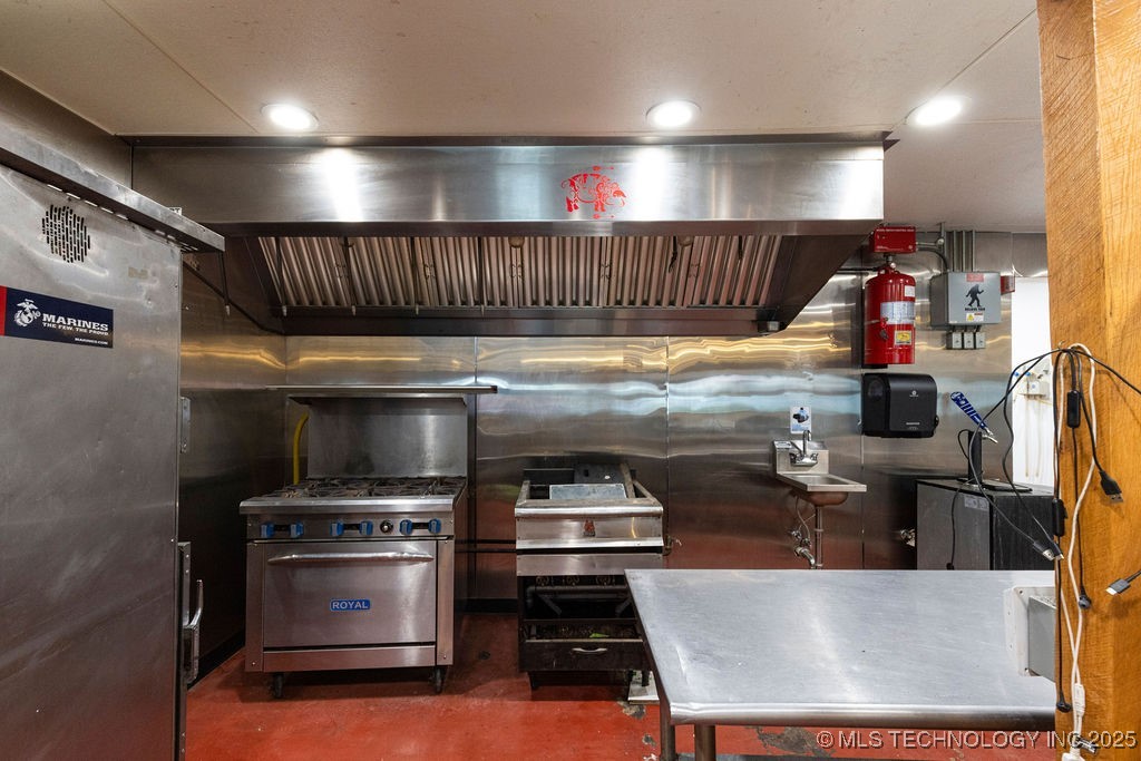 105 N Main Property Photo 15