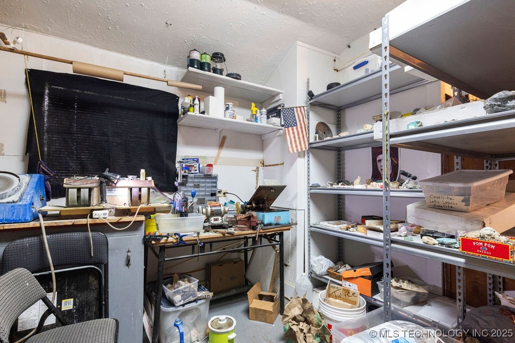 105 N Main Property Photo 35