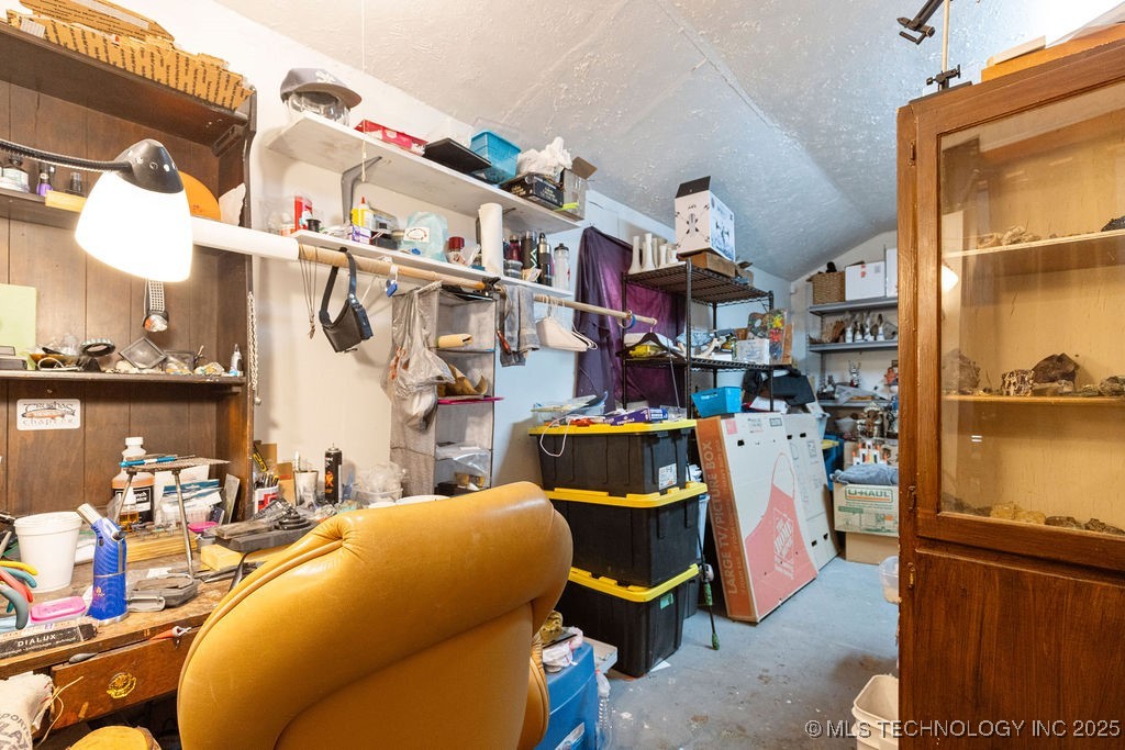 105 N Main Property Photo 36