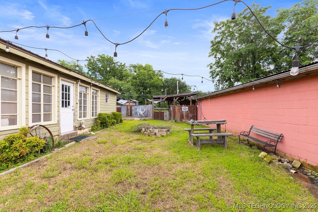 105 N Main Property Photo 37