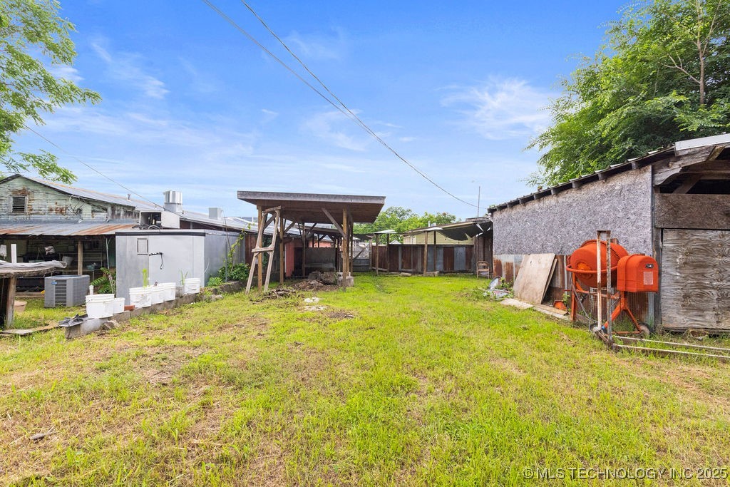 105 N Main Property Photo 40