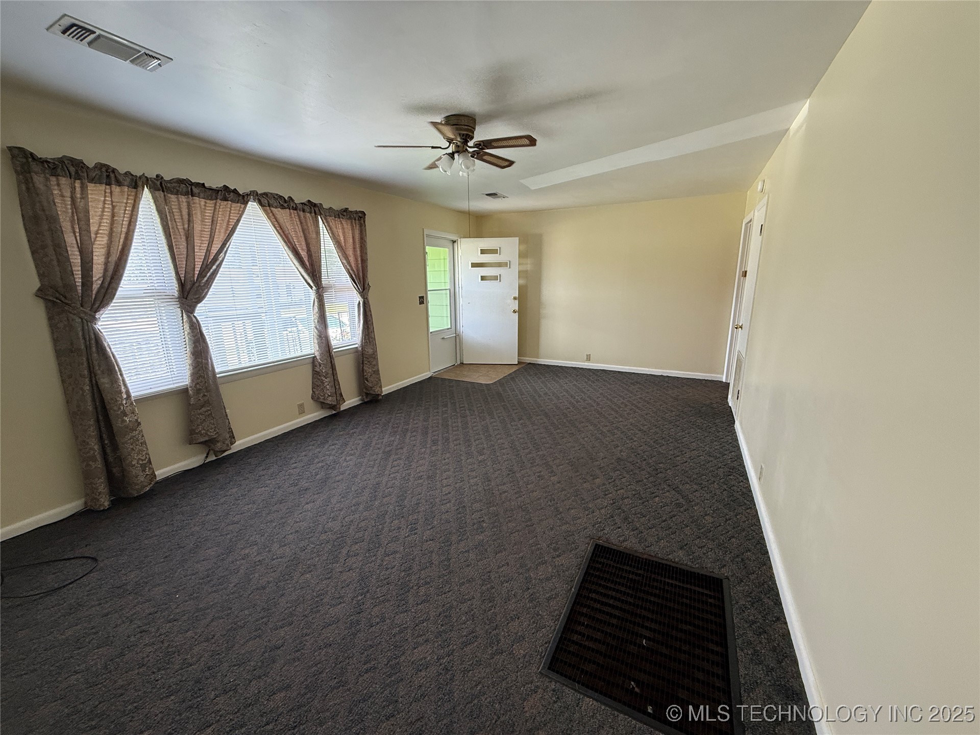 911 E Polk Avenue Property Photo 3