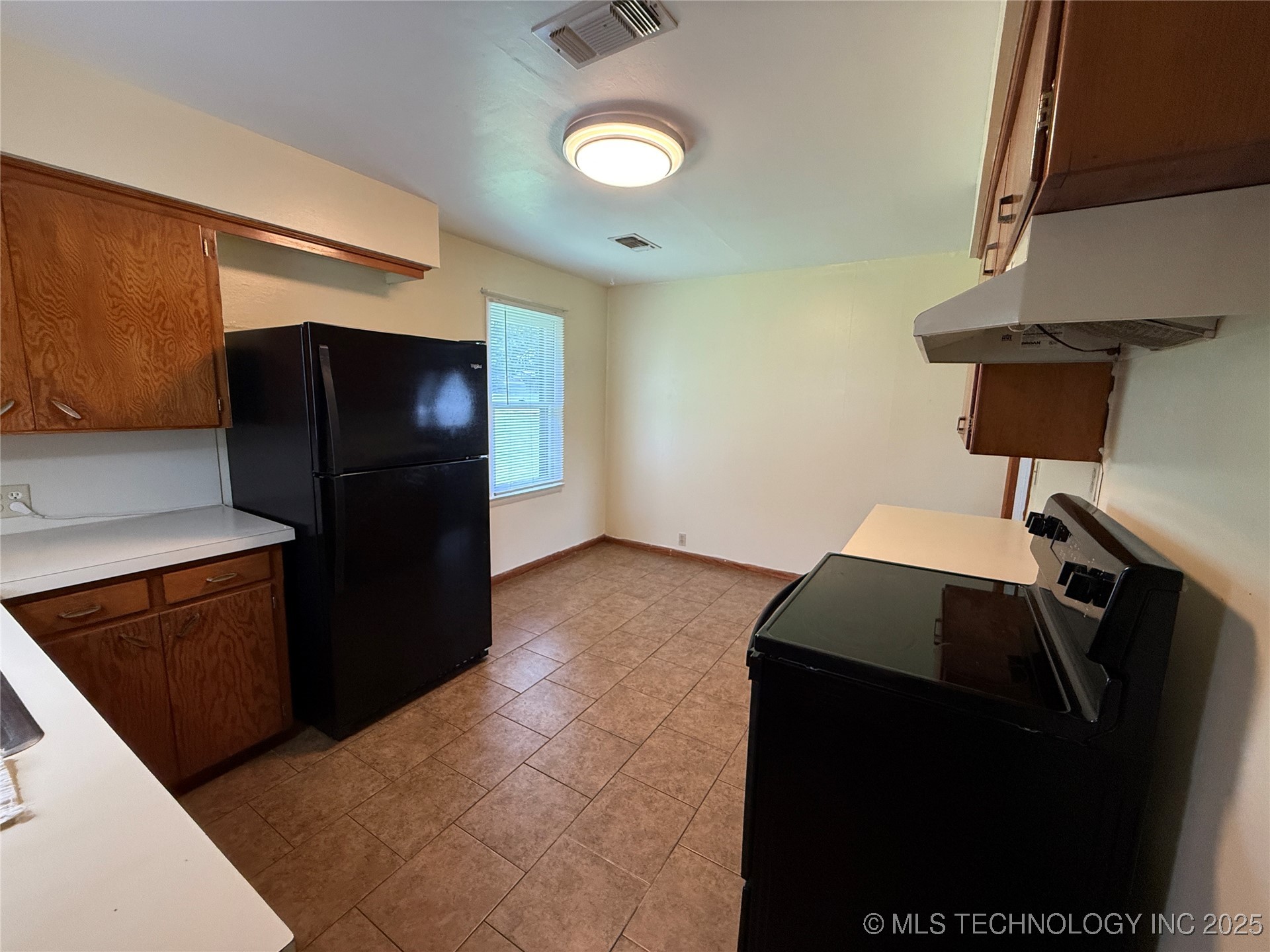 911 E Polk Avenue Property Photo 6