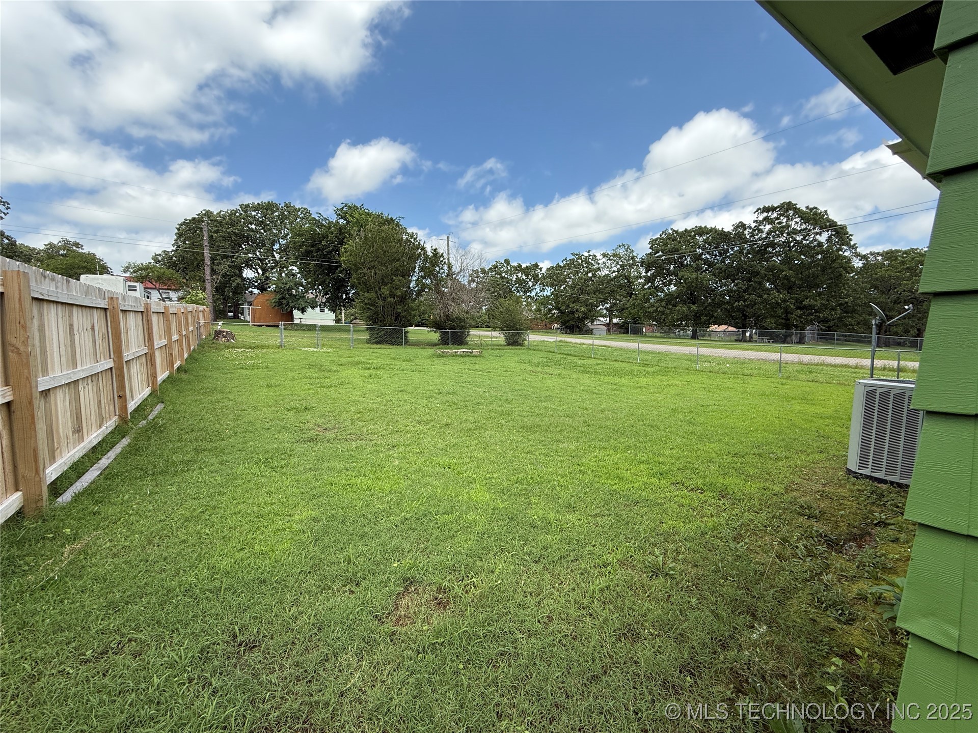 911 E Polk Avenue Property Photo 15