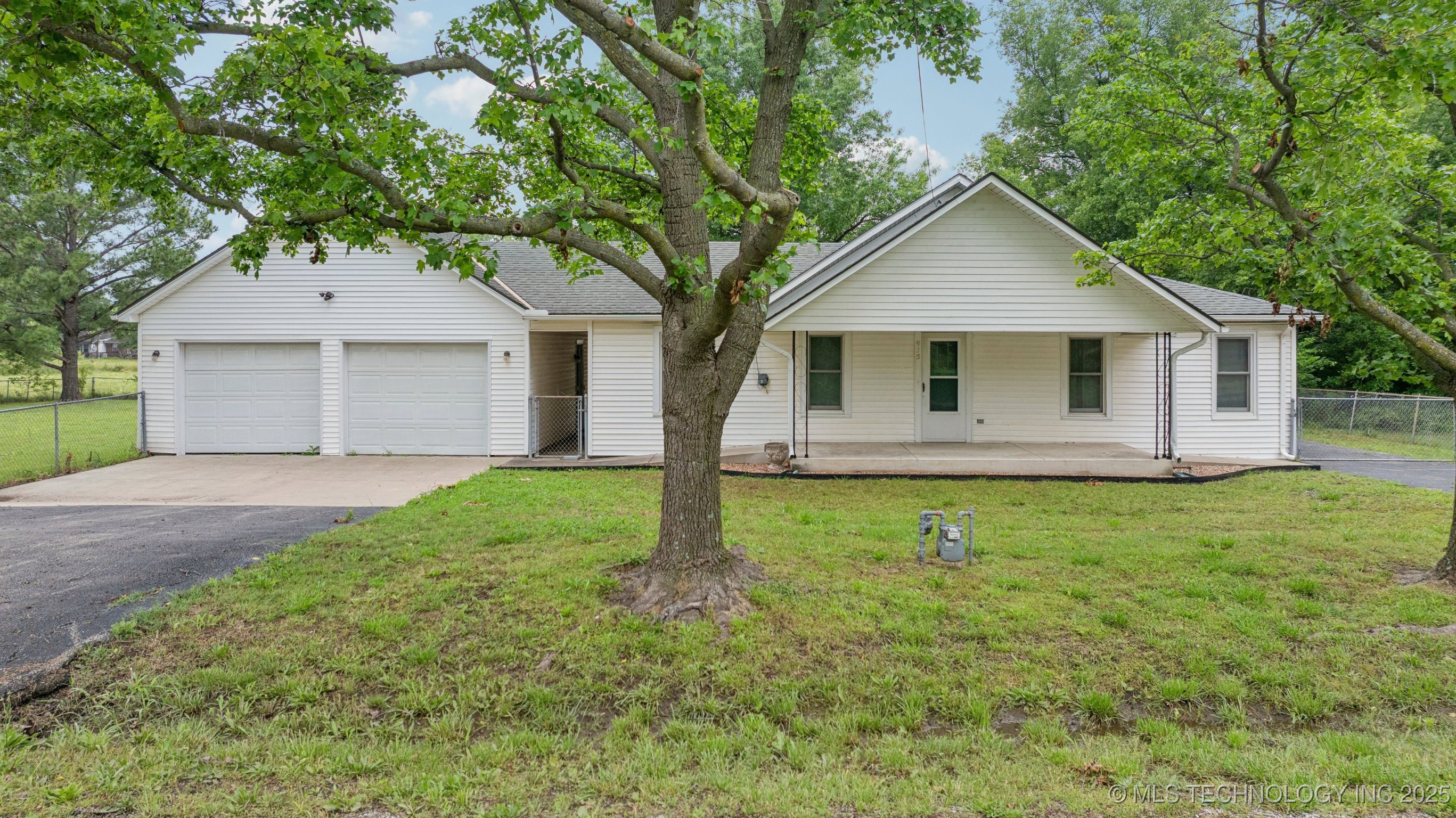 915 N Boudinot Avenue Property Photo 1