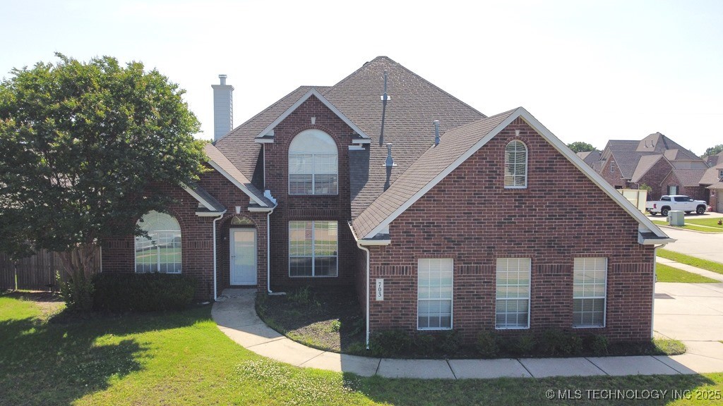 703 N Butternut Court