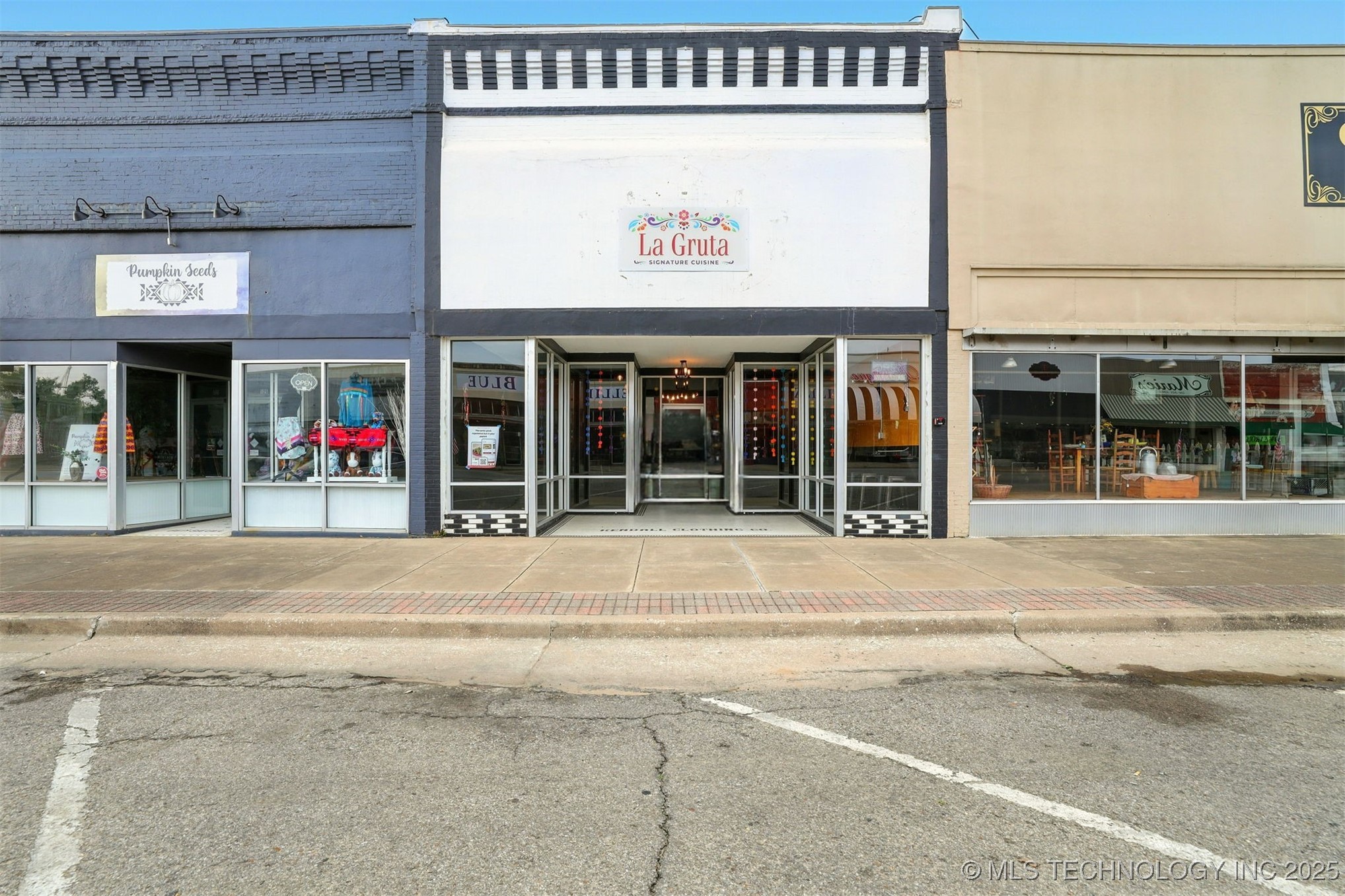 127 W Main Property Photo 1