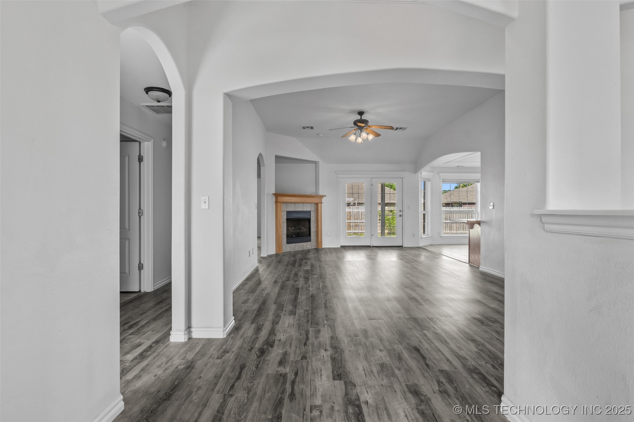 13124 N 133rd East Avenue Property Photo 5