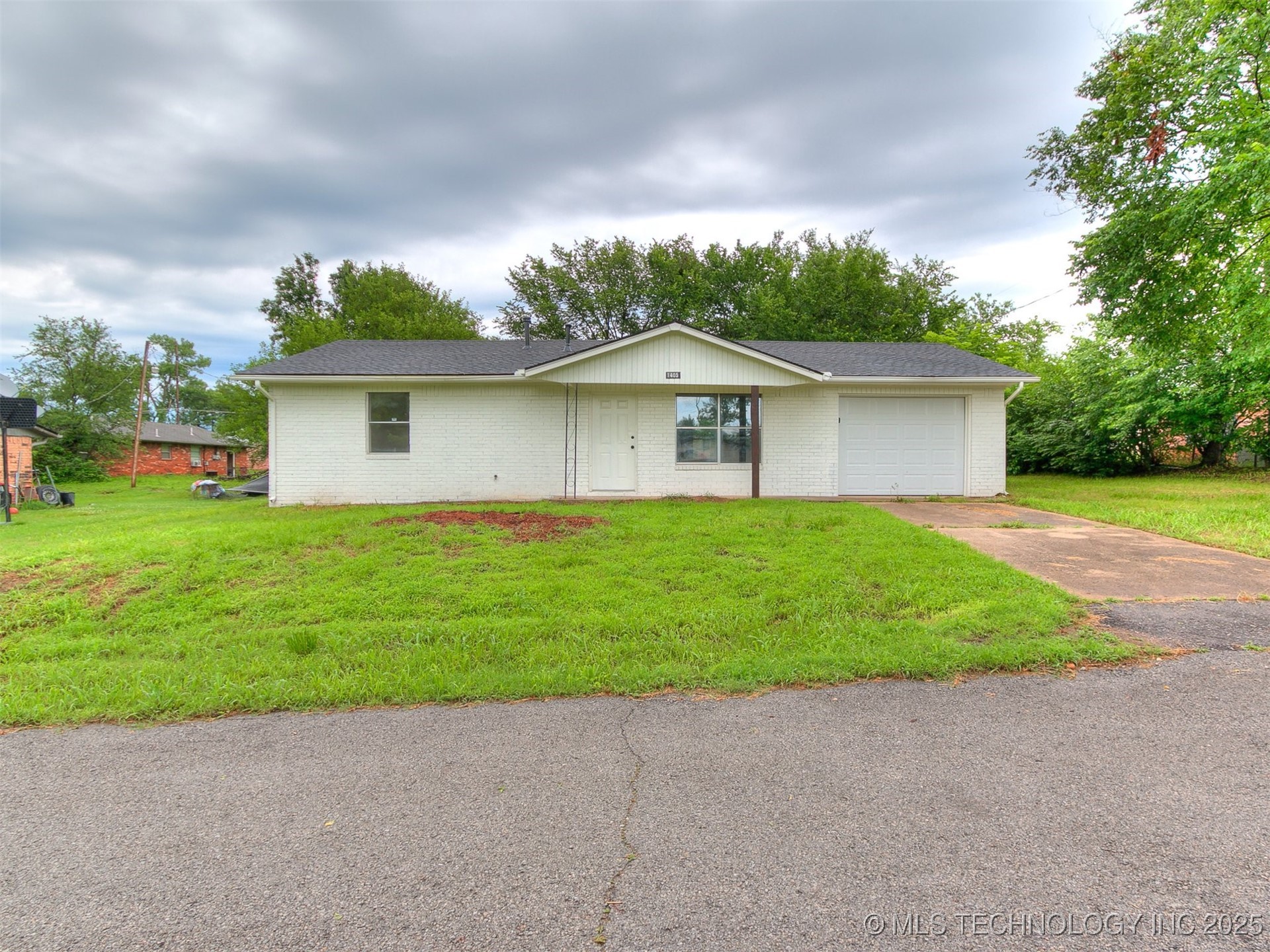 1405 S Cedar Street Property Photo 1