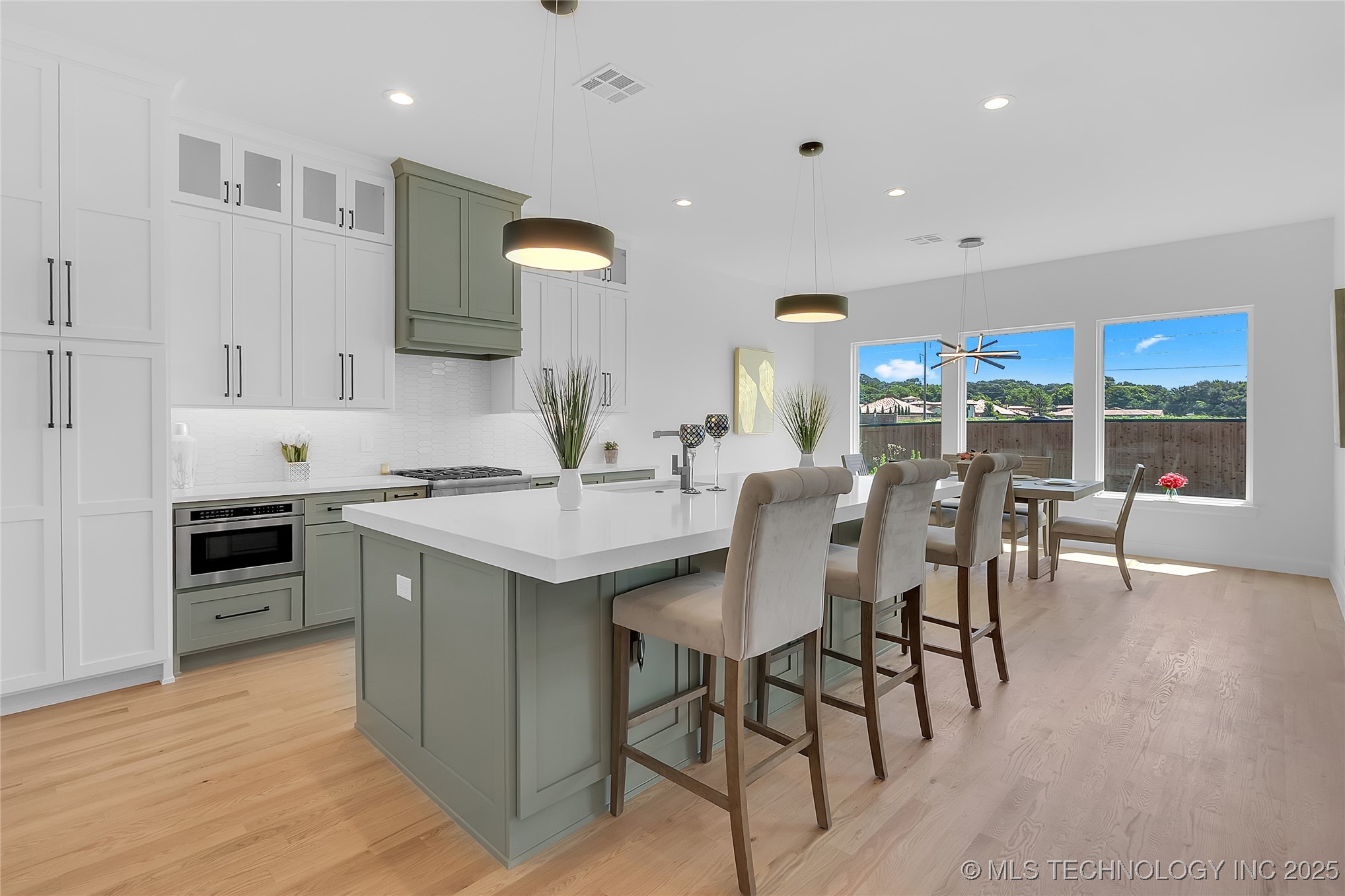 12005 S Vandalia Avenue Property Photo 9