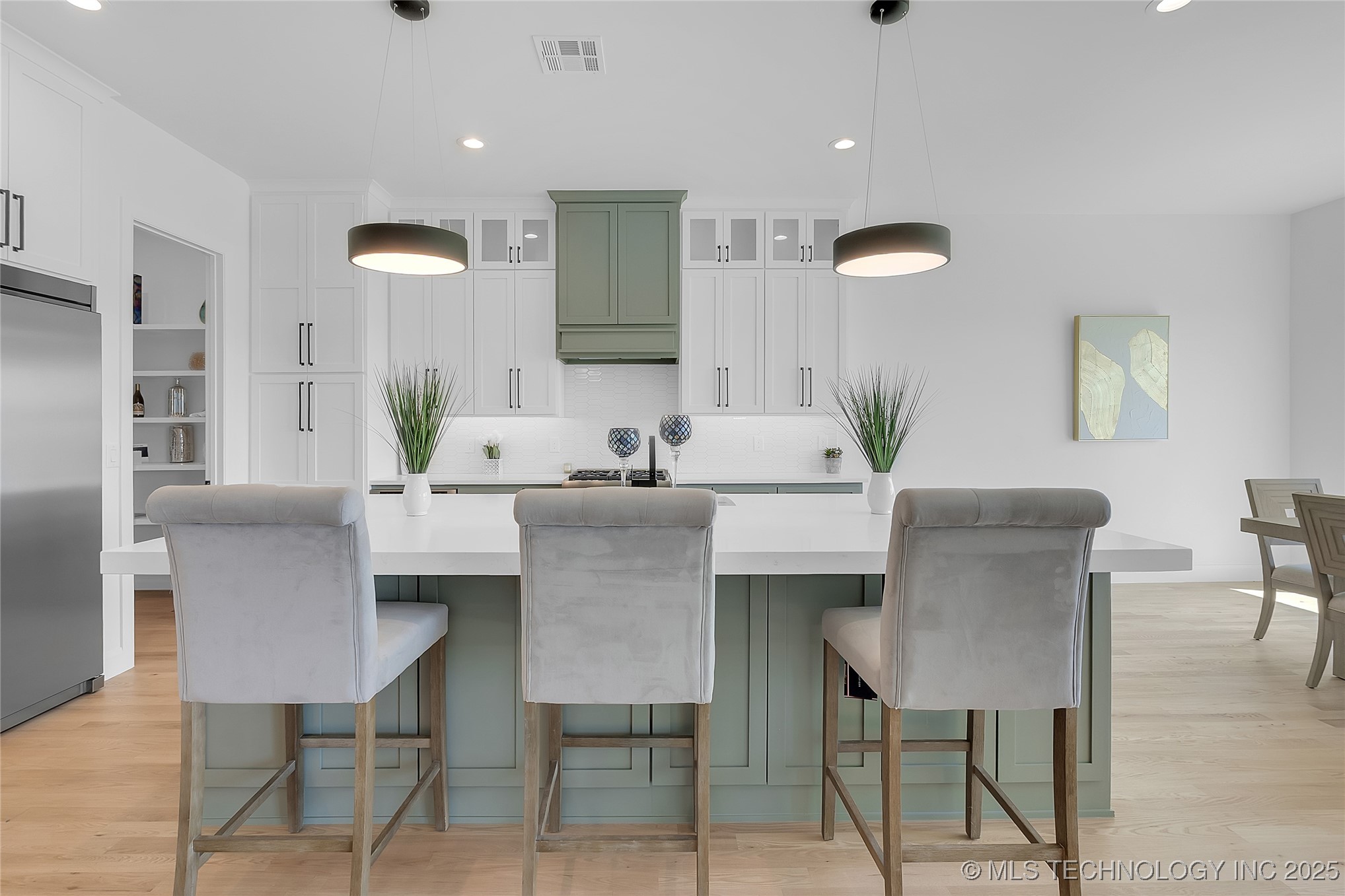 12005 S Vandalia Avenue Property Photo 10