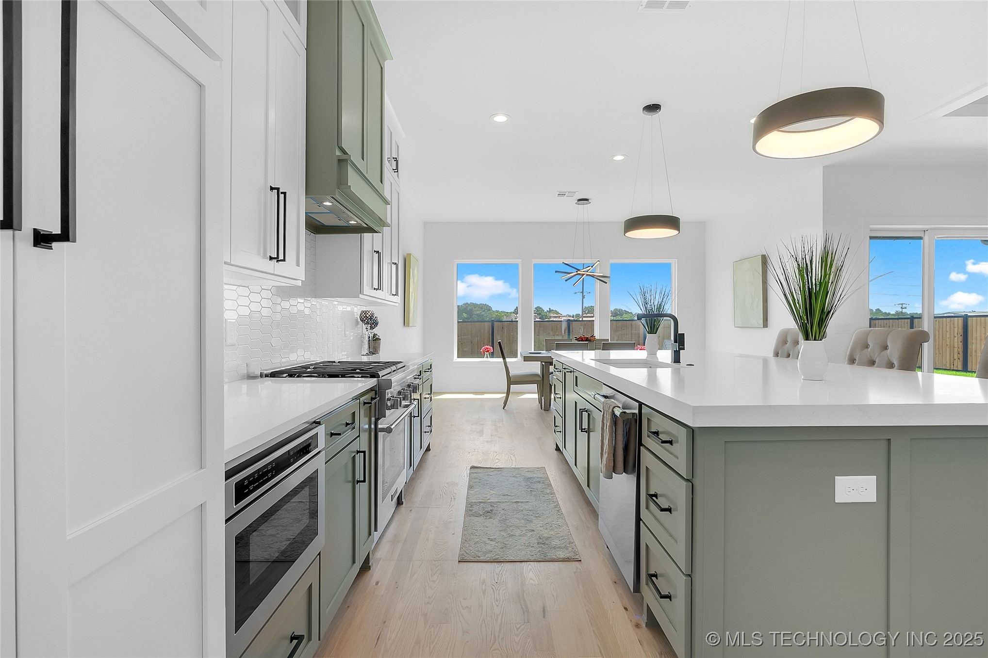 12005 S Vandalia Avenue Property Photo 15