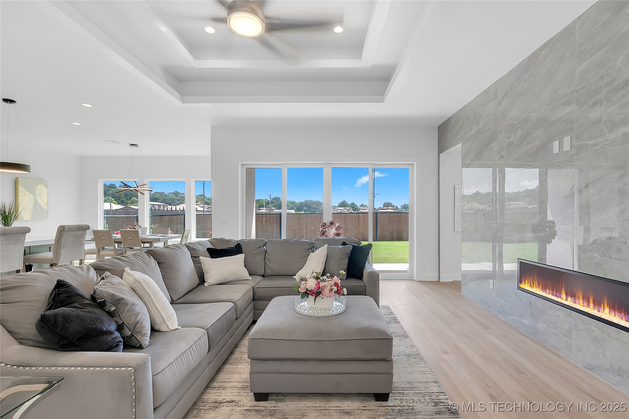 12005 S Vandalia Avenue Property Photo 23