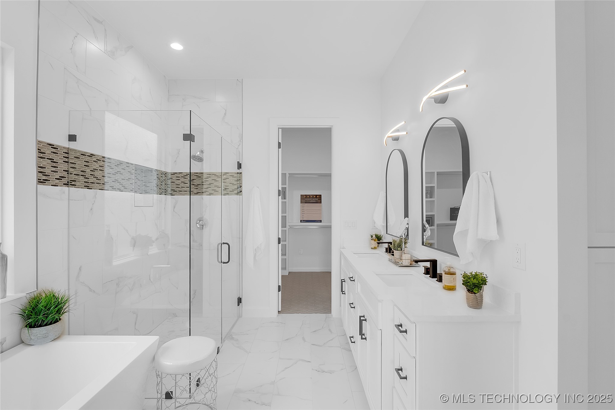 12005 S Vandalia Avenue Property Photo 32