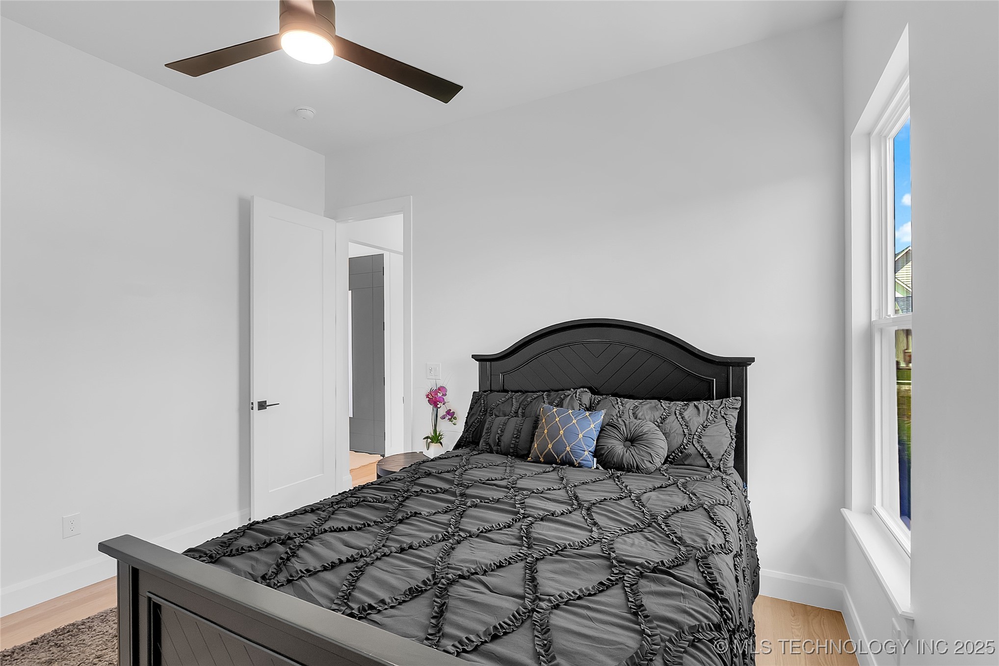 12005 S Vandalia Avenue Property Photo 44