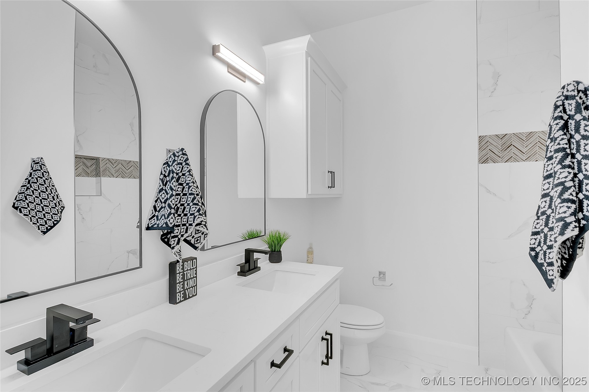 12005 S Vandalia Avenue Property Photo 45