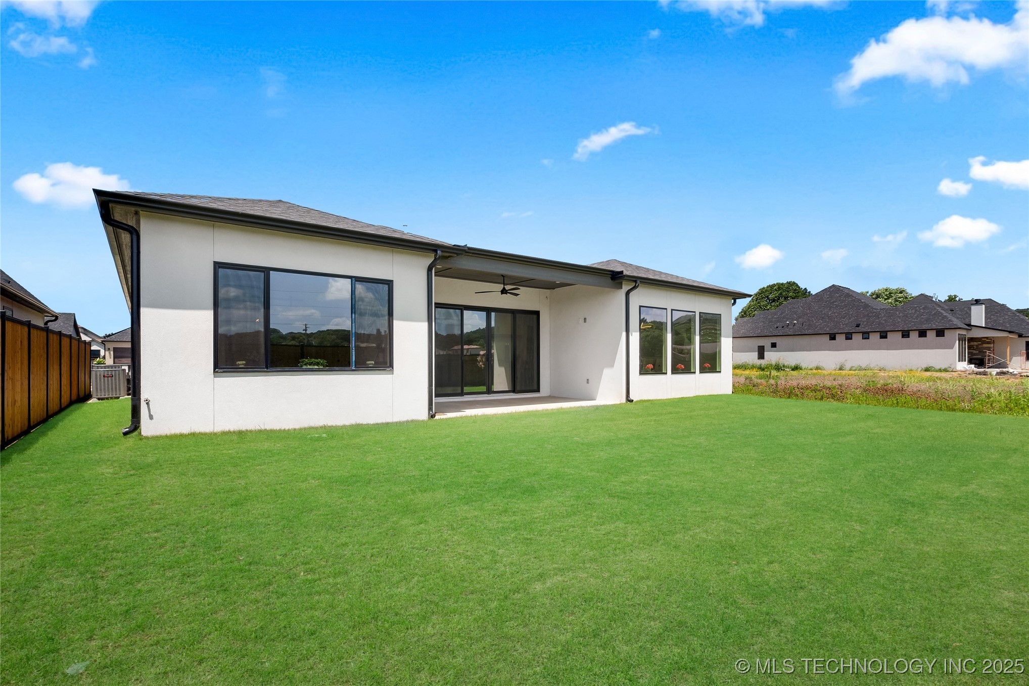 12005 S Vandalia Avenue Property Photo 50