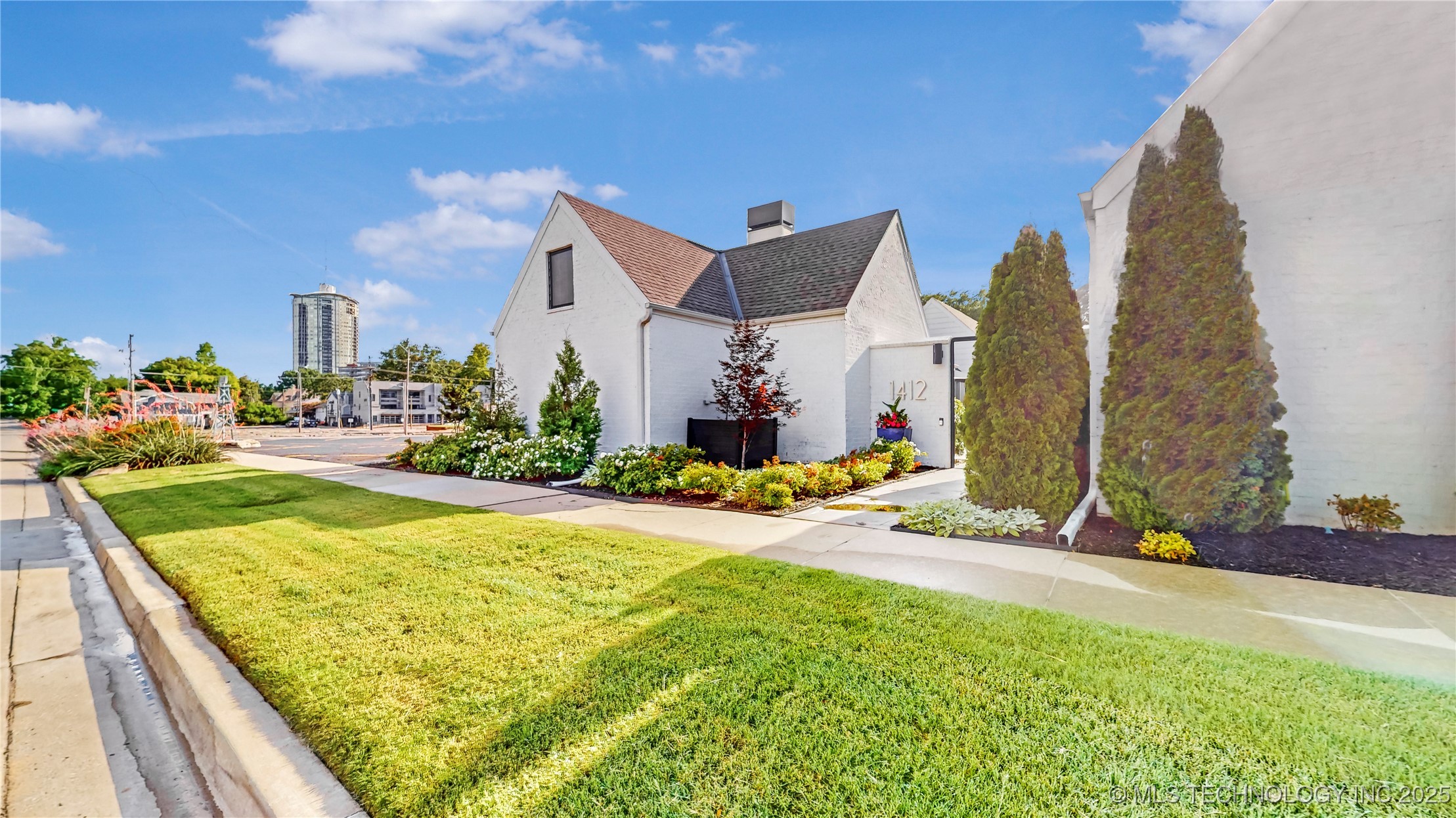 1412 S Cheyenne Avenue Property Photo 1