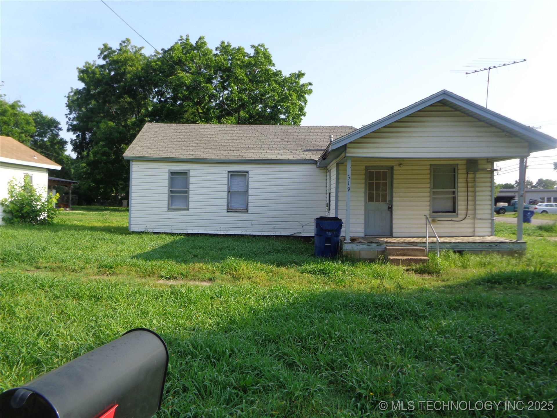 319 E Pine Street Property Photo 1