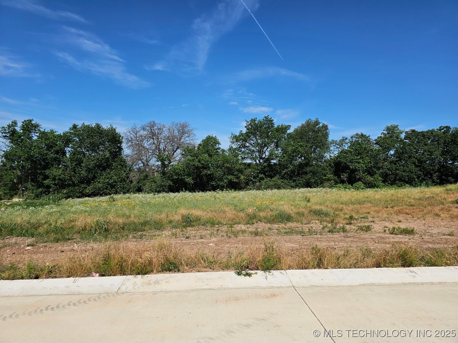 2040 N Everly Drive Property Photo 1