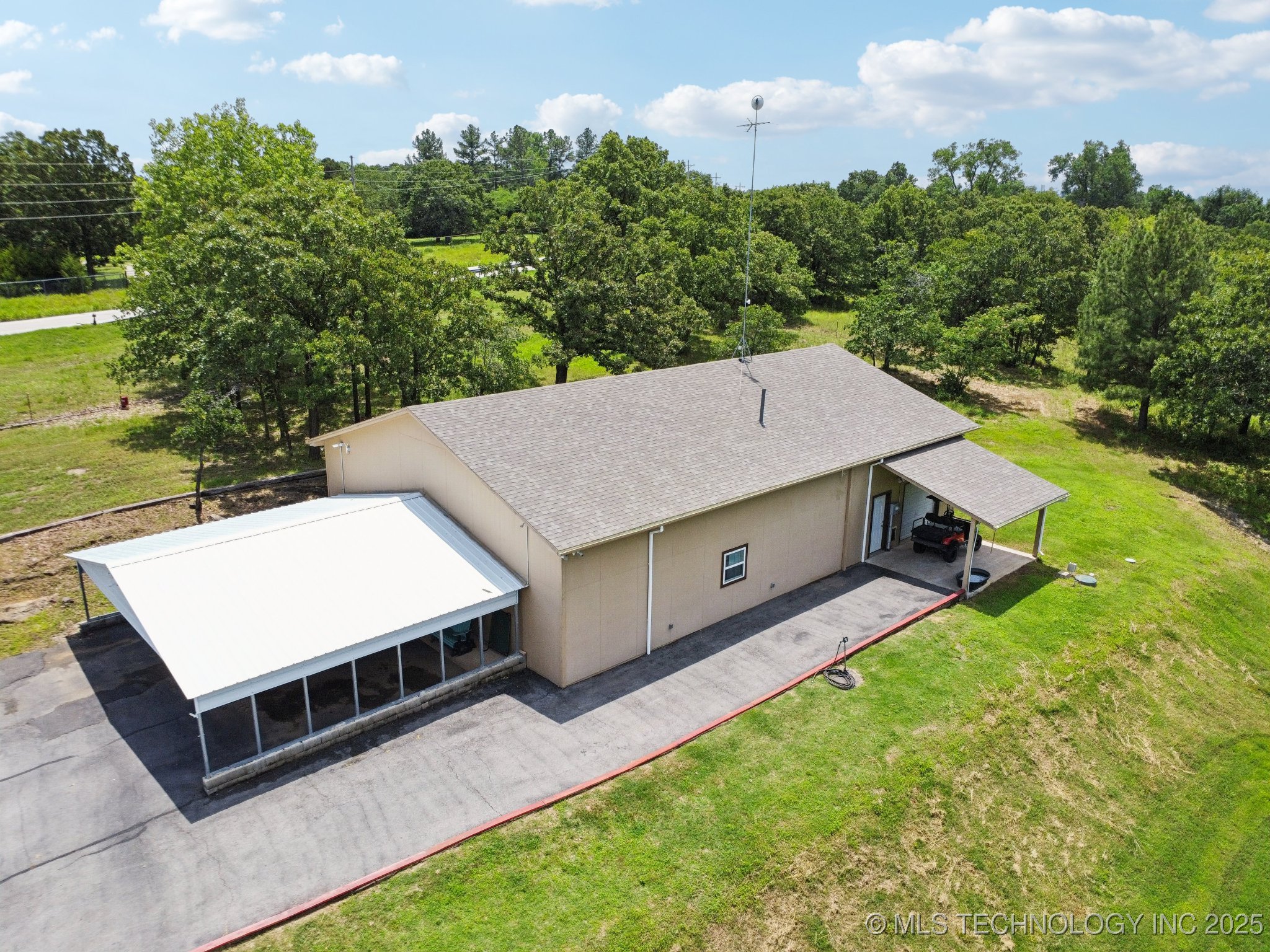 4127 New Prue Road Property Photo 6