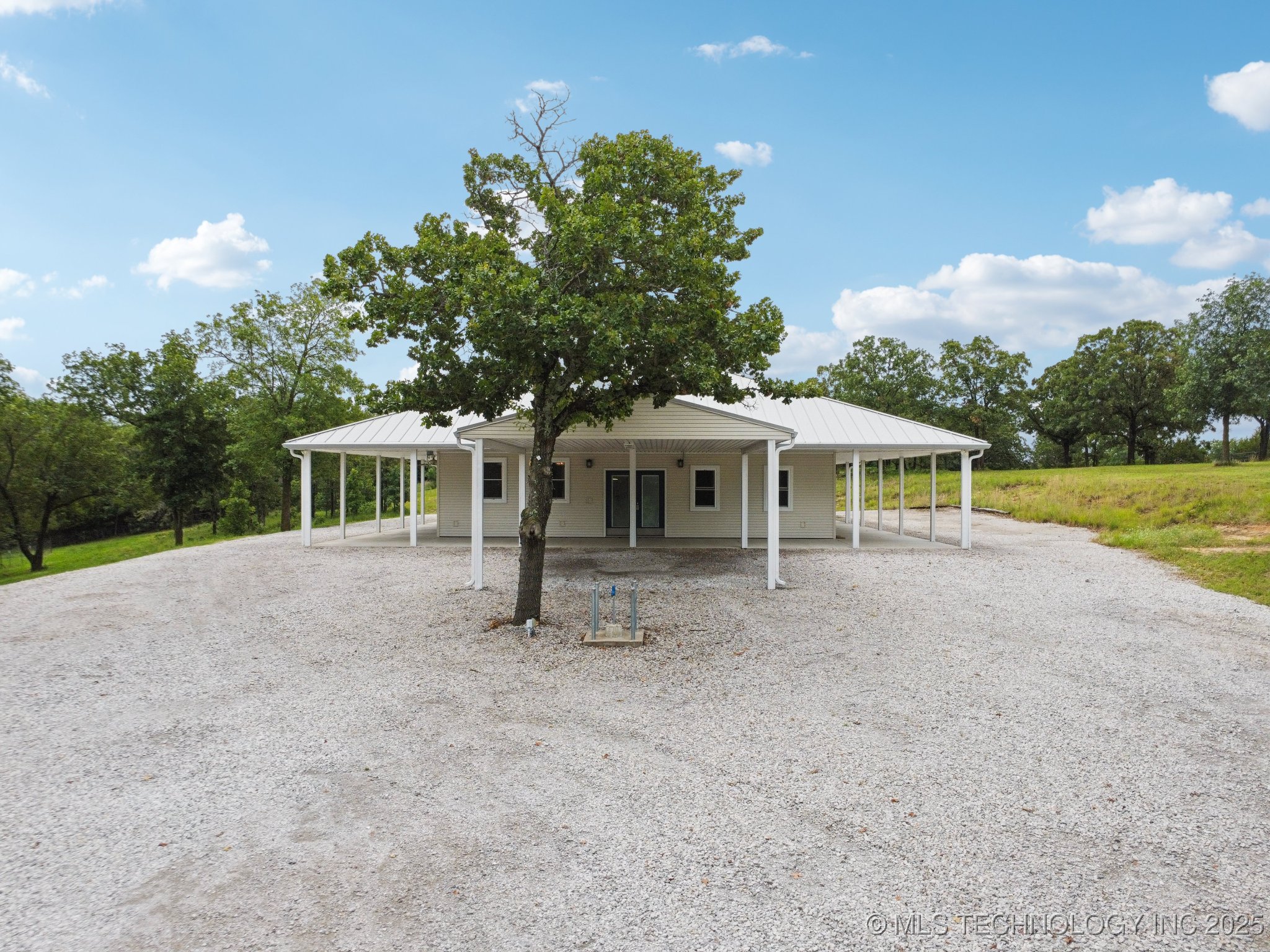 4127 New Prue Road Property Photo 8