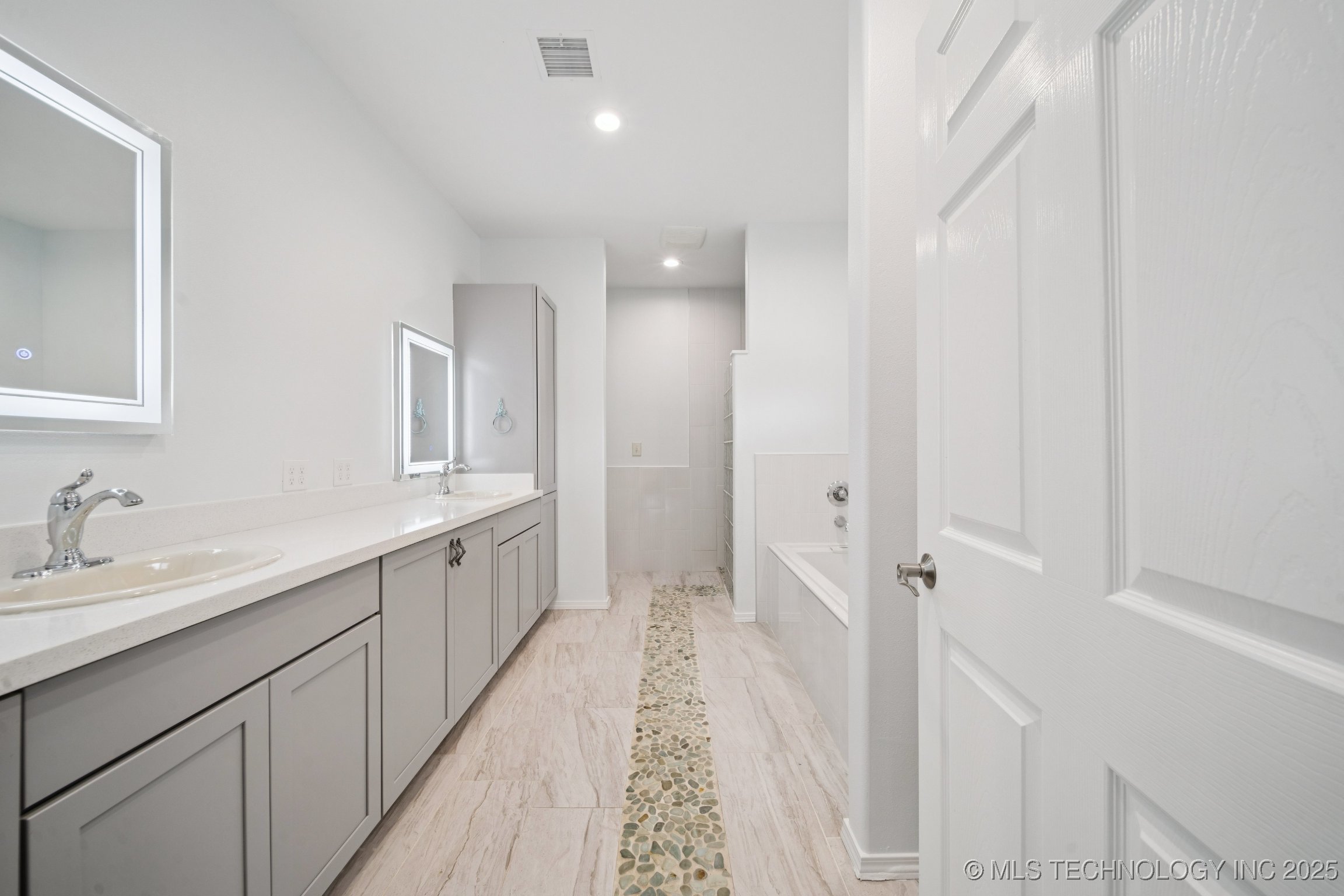 4127 New Prue Road Property Photo 23