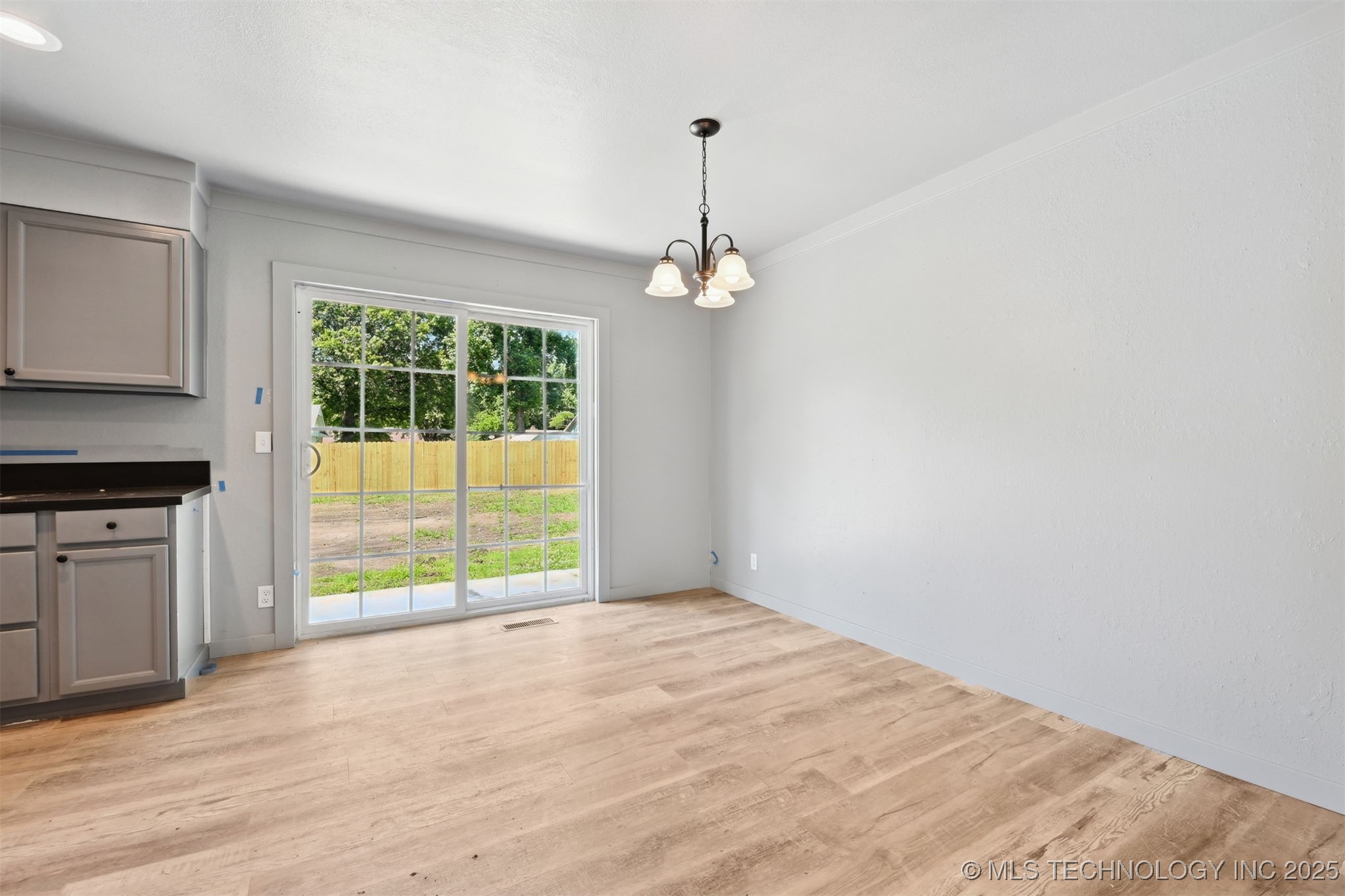 20935 E 38th Street S Property Photo 10