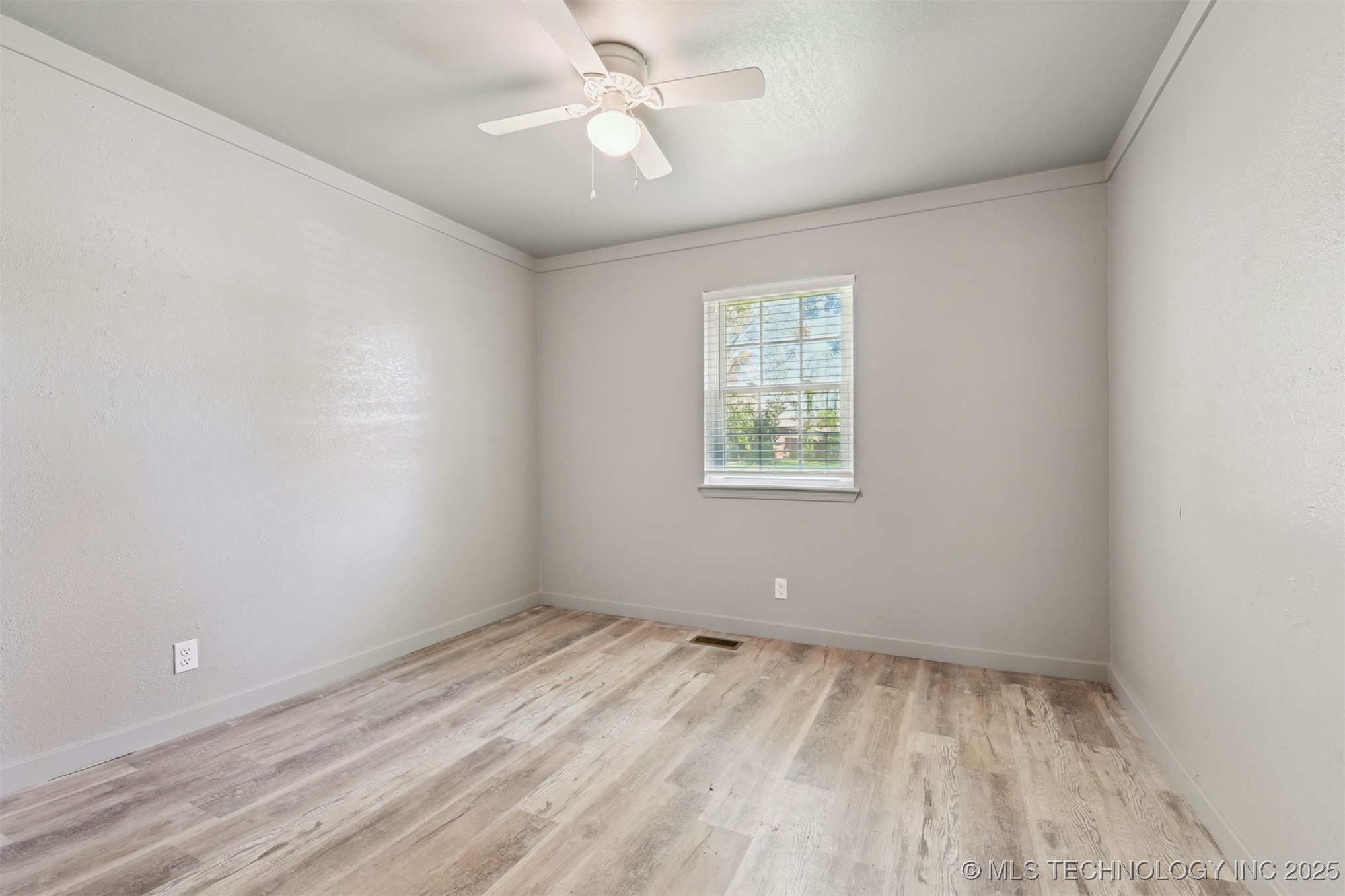20935 E 38th Street S Property Photo 18