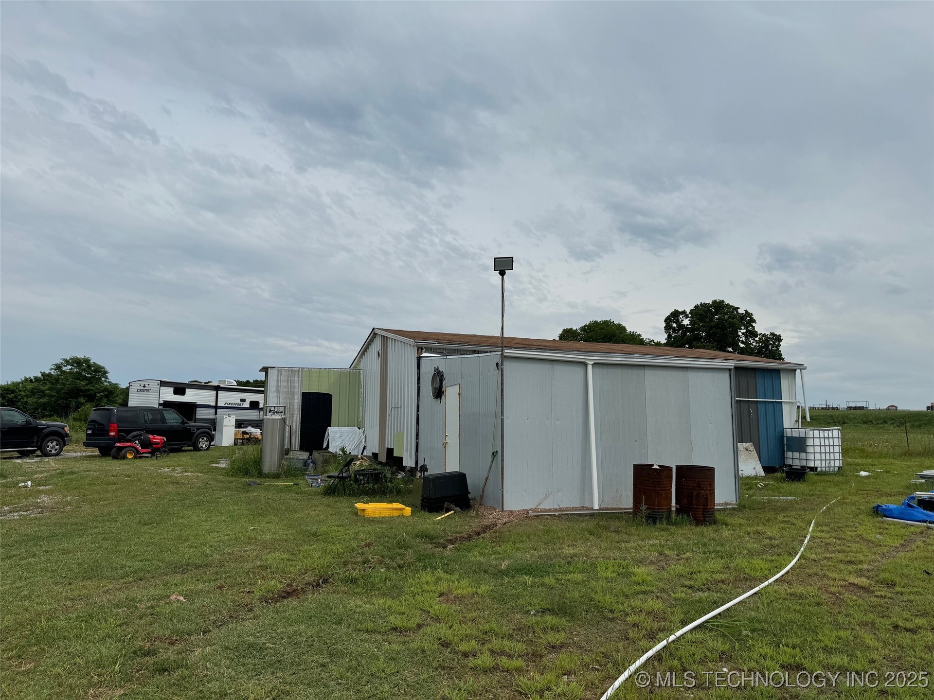 3000 Wildflower Property Photo 18