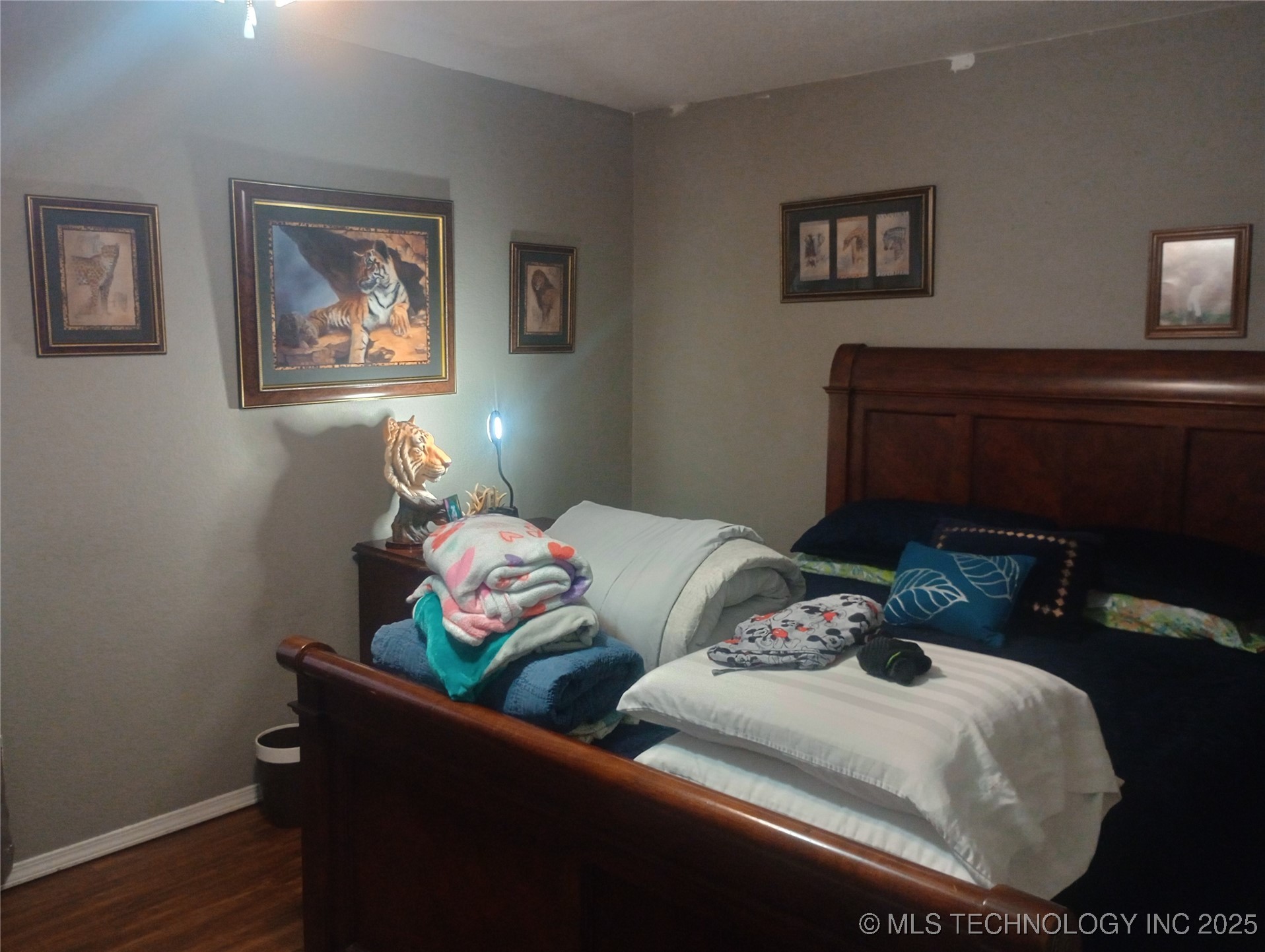 1122 Green Street Property Photo 6