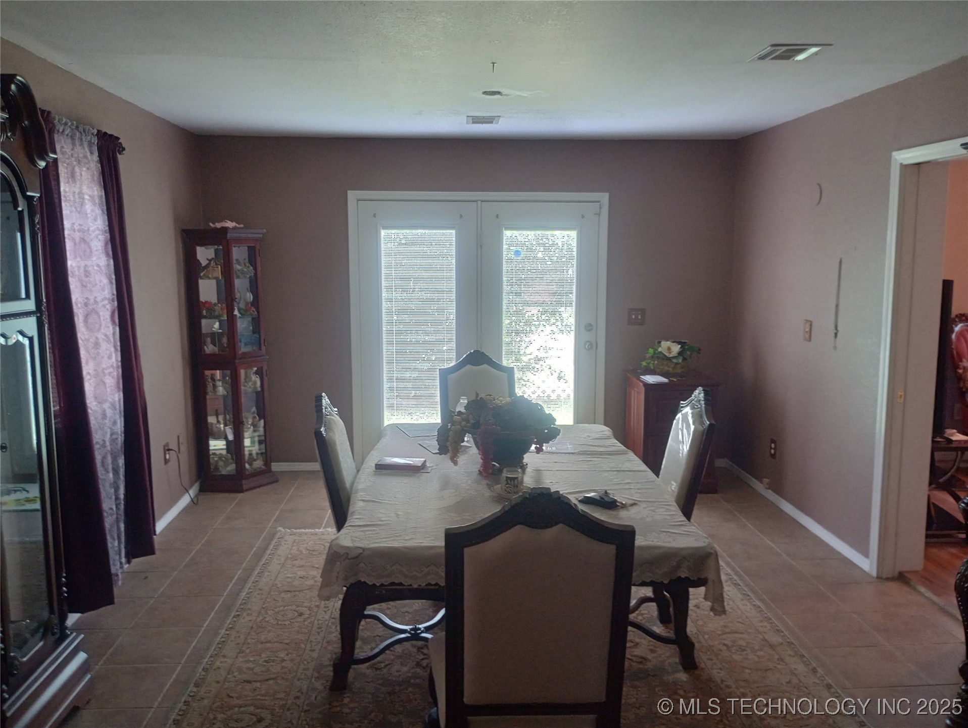 1122 Green Street Property Photo 9