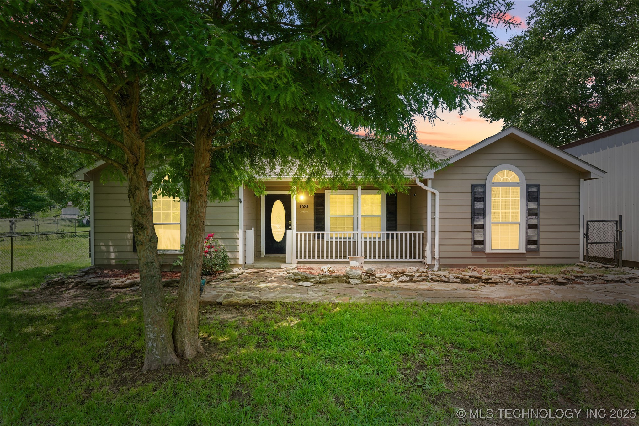 120 S Cherokee Property Photo 1