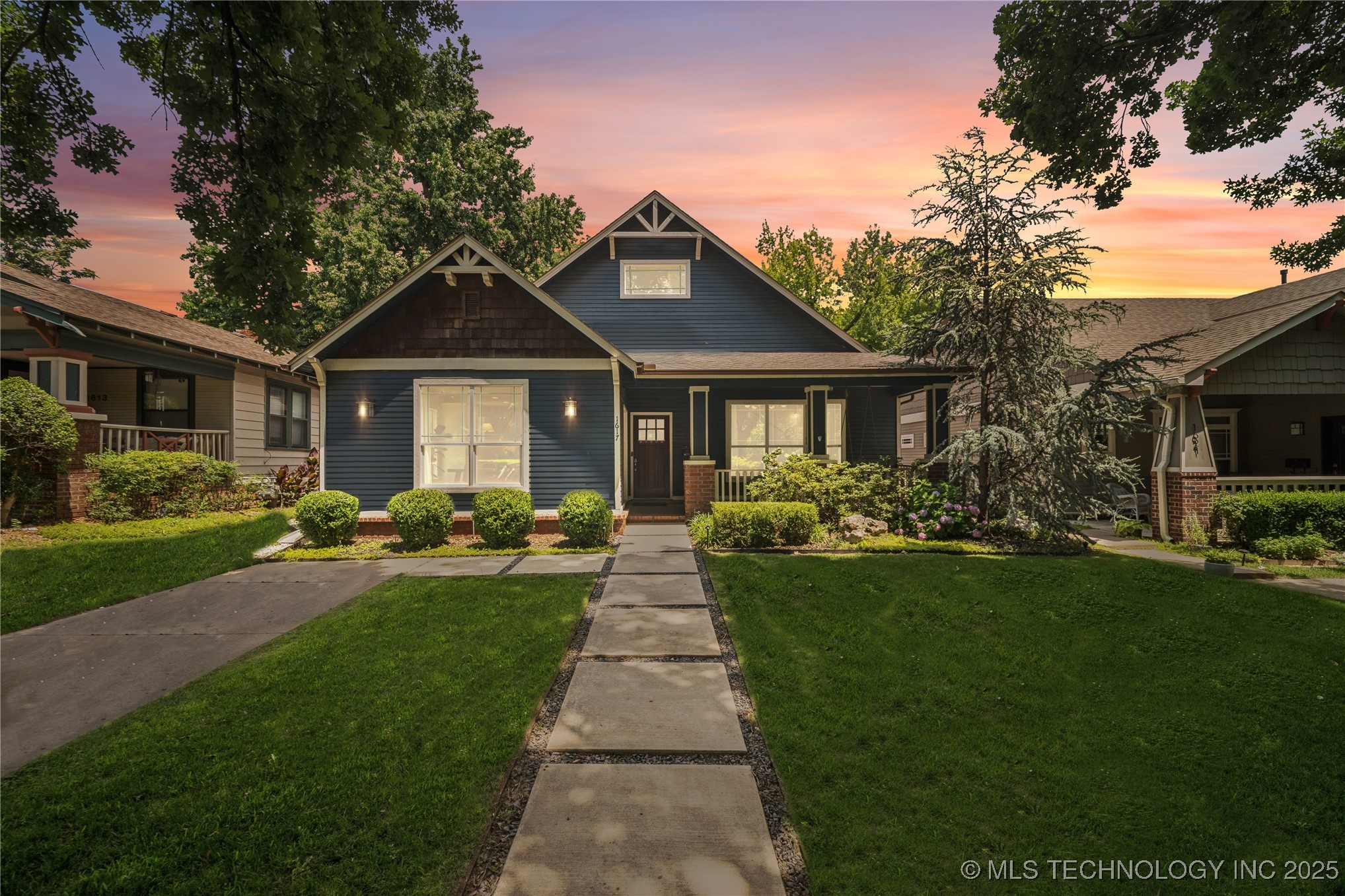 1617 S St Louis Avenue Property Photo 1