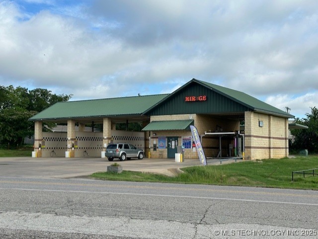512 Highway 70 E Property Photo 1