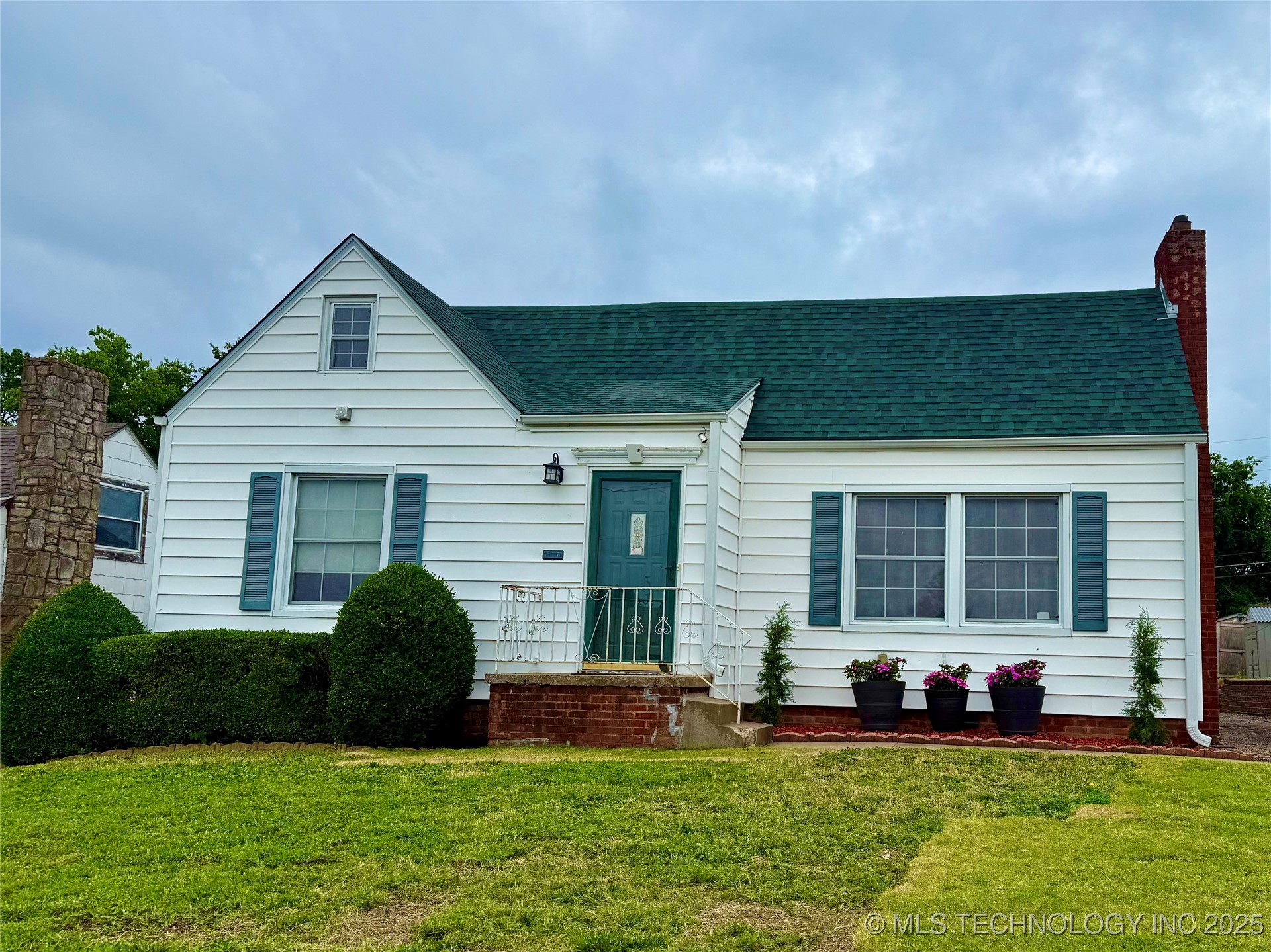 1936 W 40th Street Property Photo