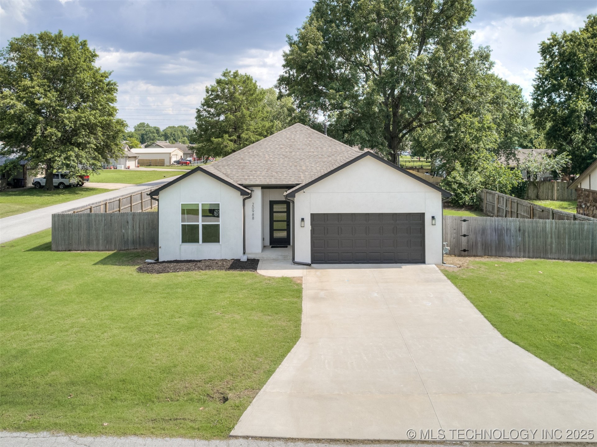 20988 E 35th Street S Property Photo 1