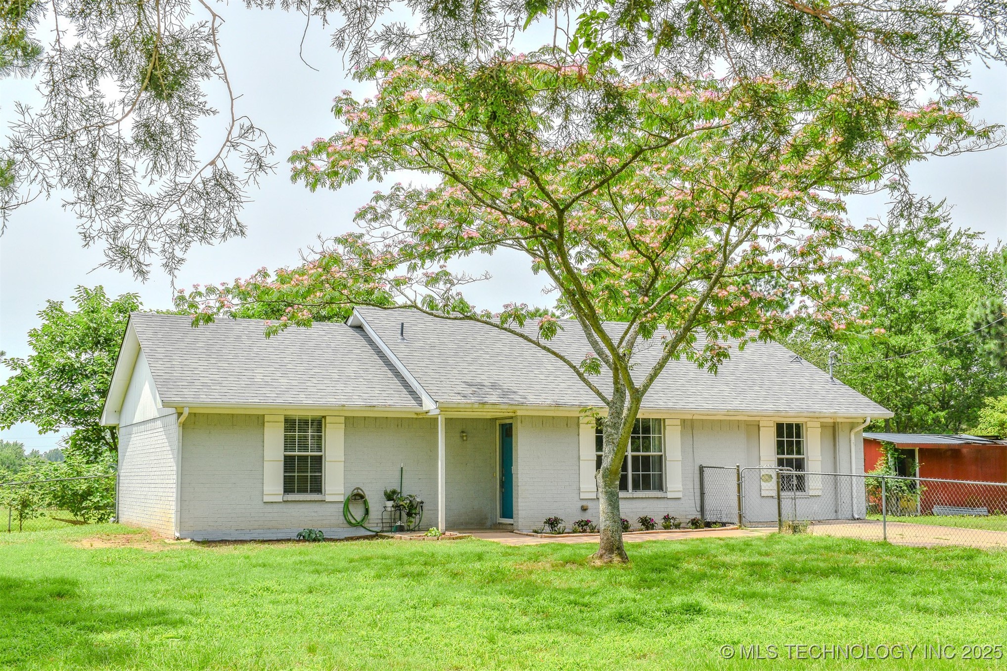 3180 E 2090 Road Property Photo 1