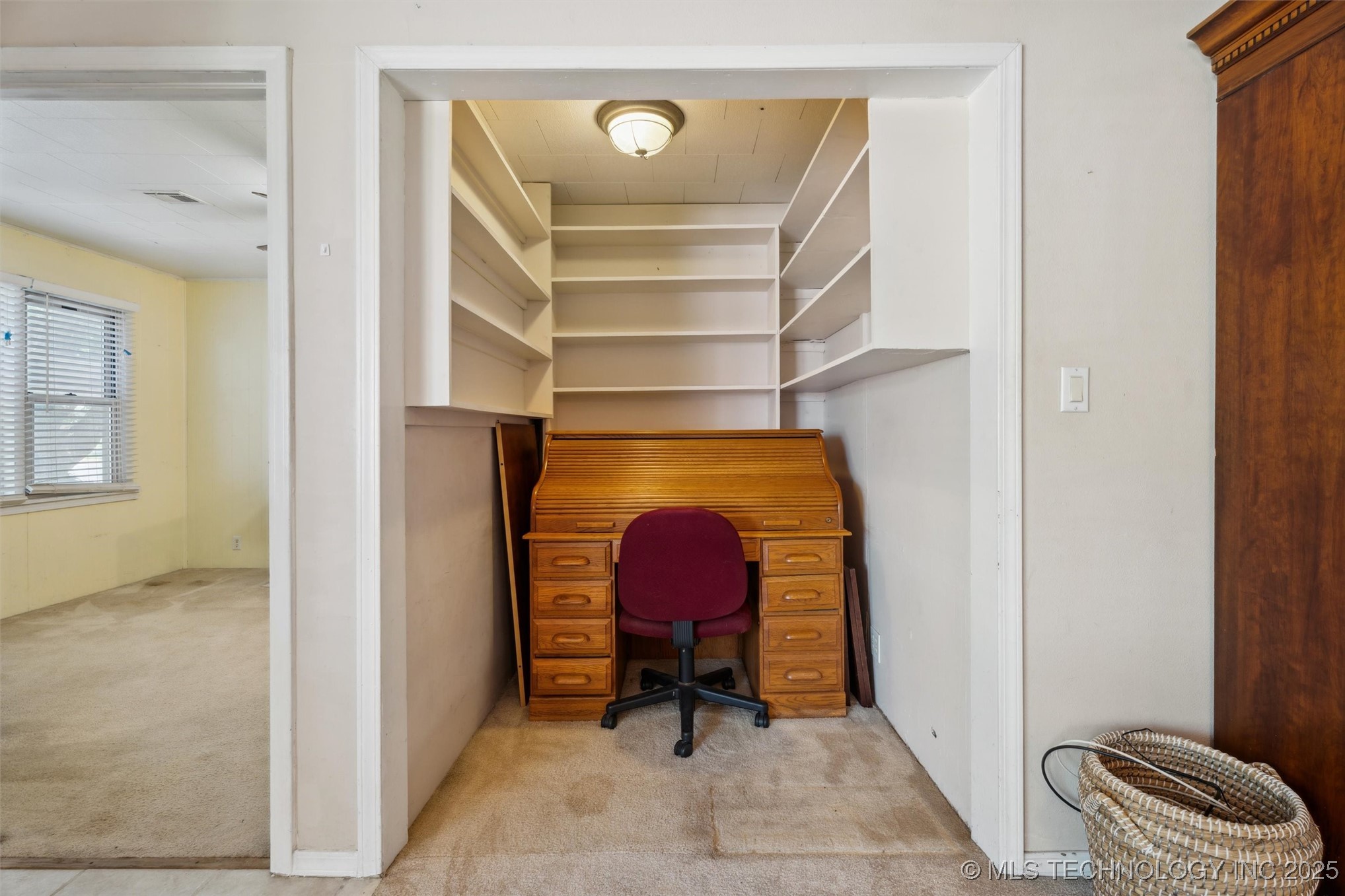 300 Se Waverly Avenue Property Photo 7