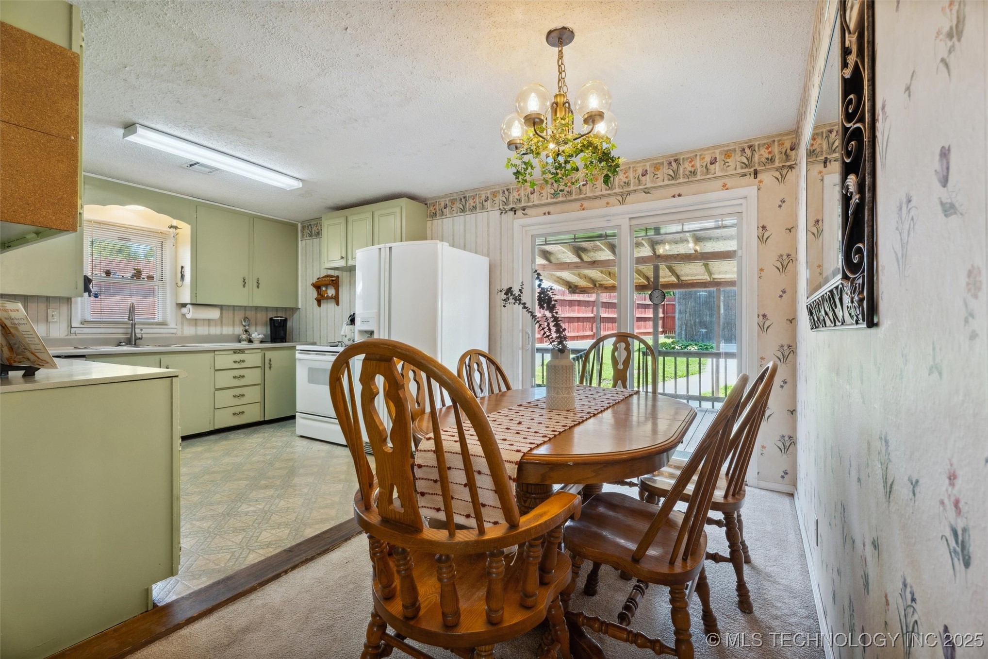 300 Se Waverly Avenue Property Photo 8