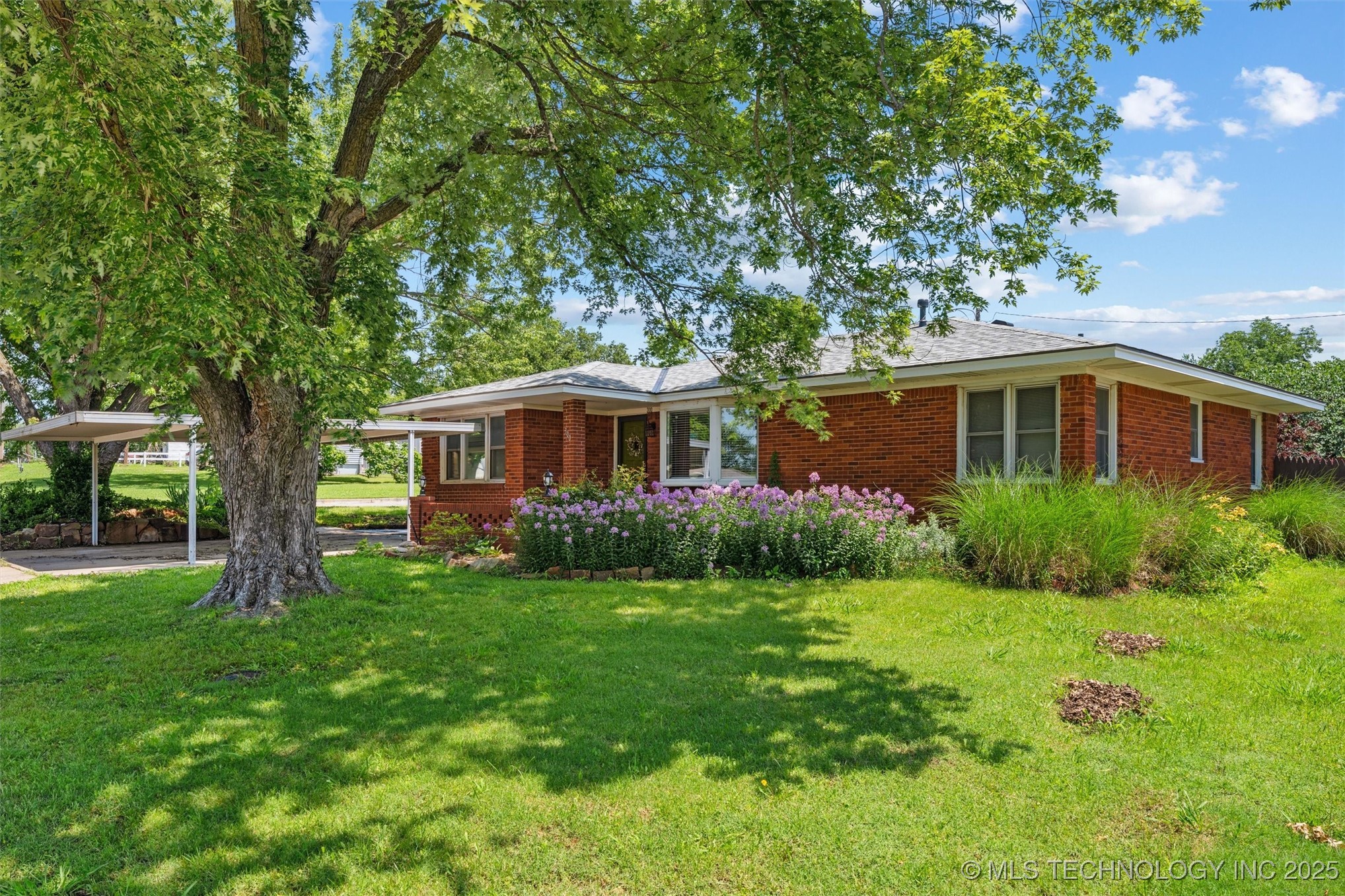 300 Se Waverly Avenue Property Photo 32