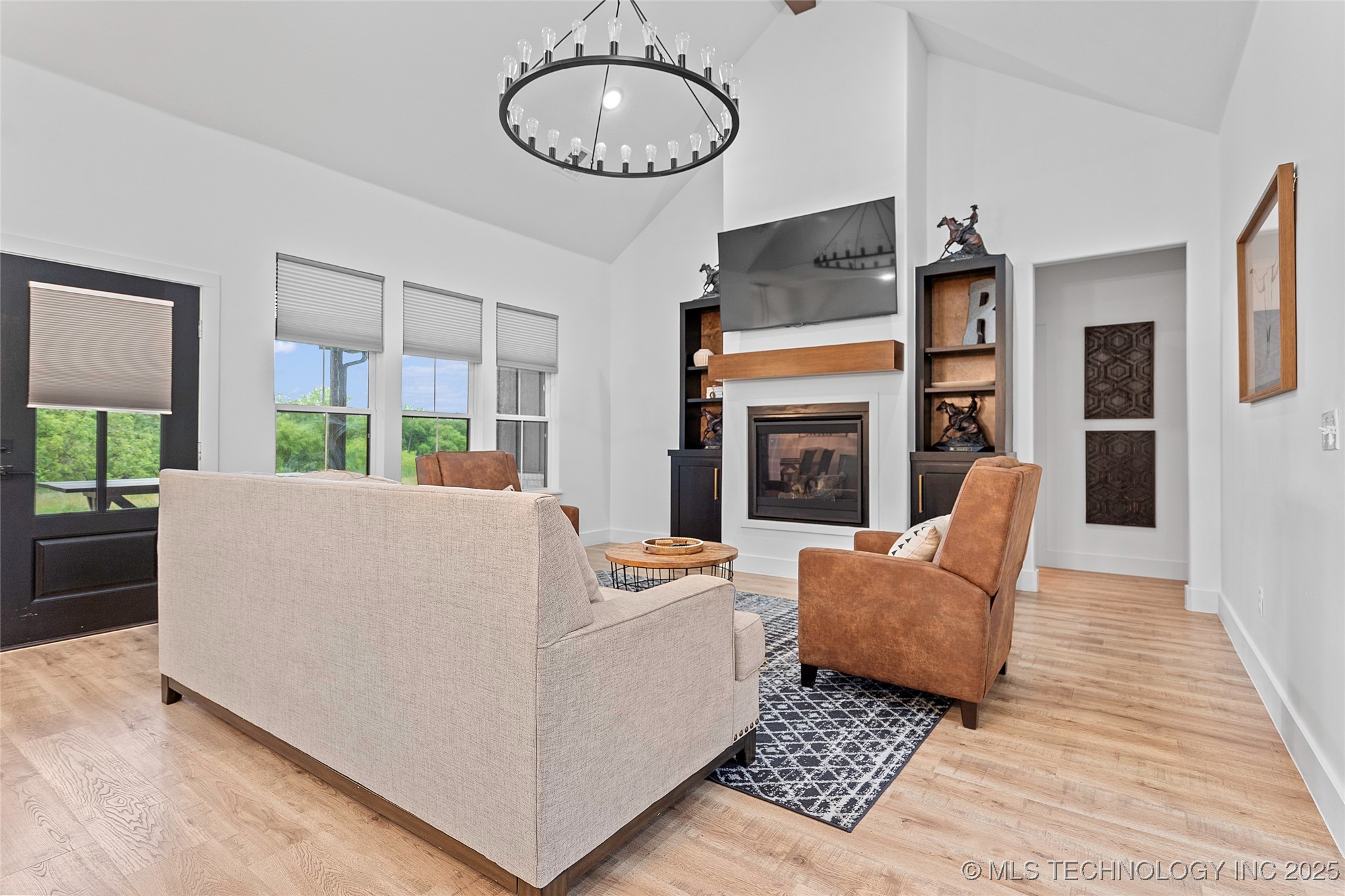 1013 Prairie View Road Property Photo 5